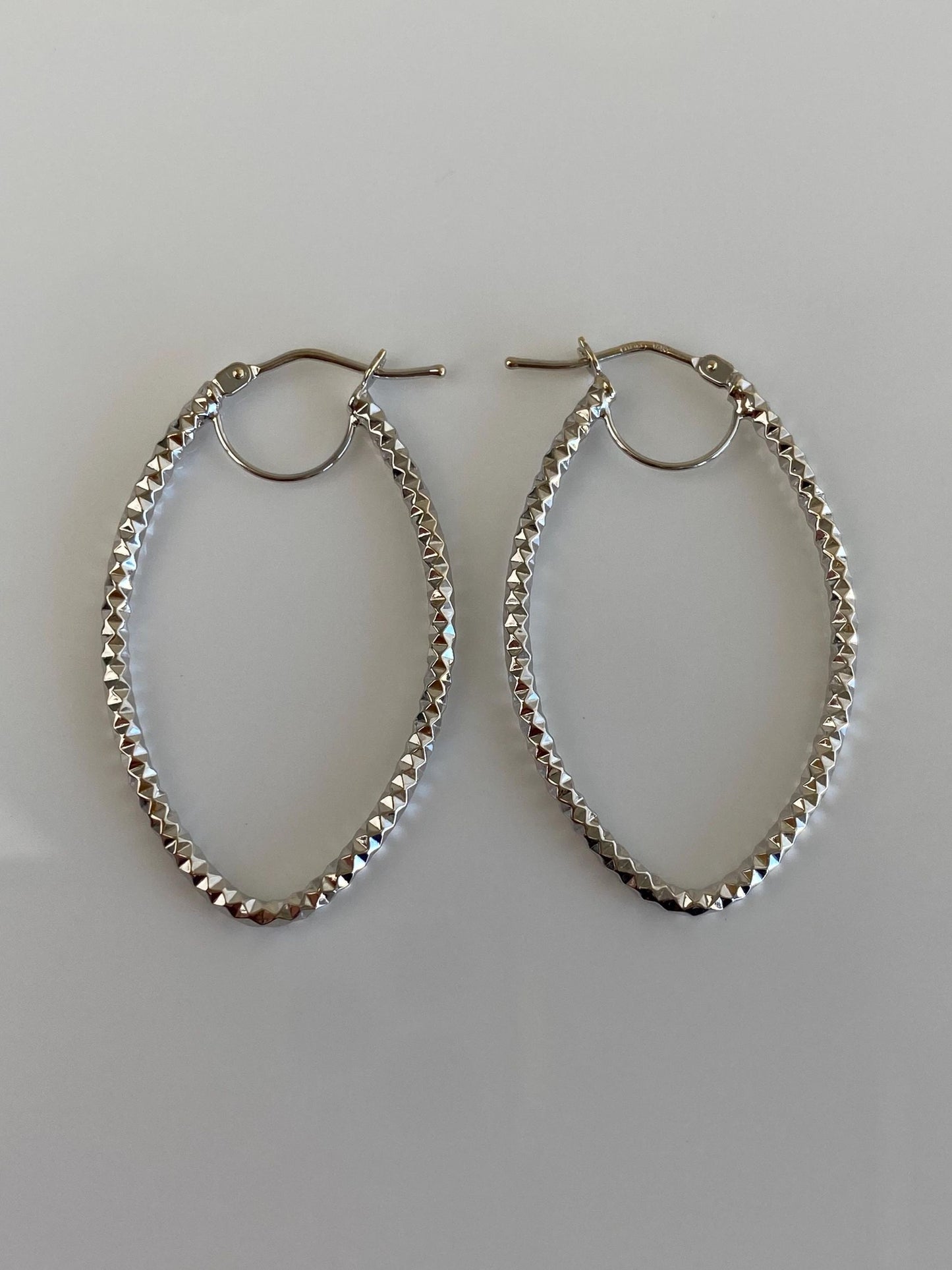 Vintage 14k White Gold Faceted Oval Hoop Earrings