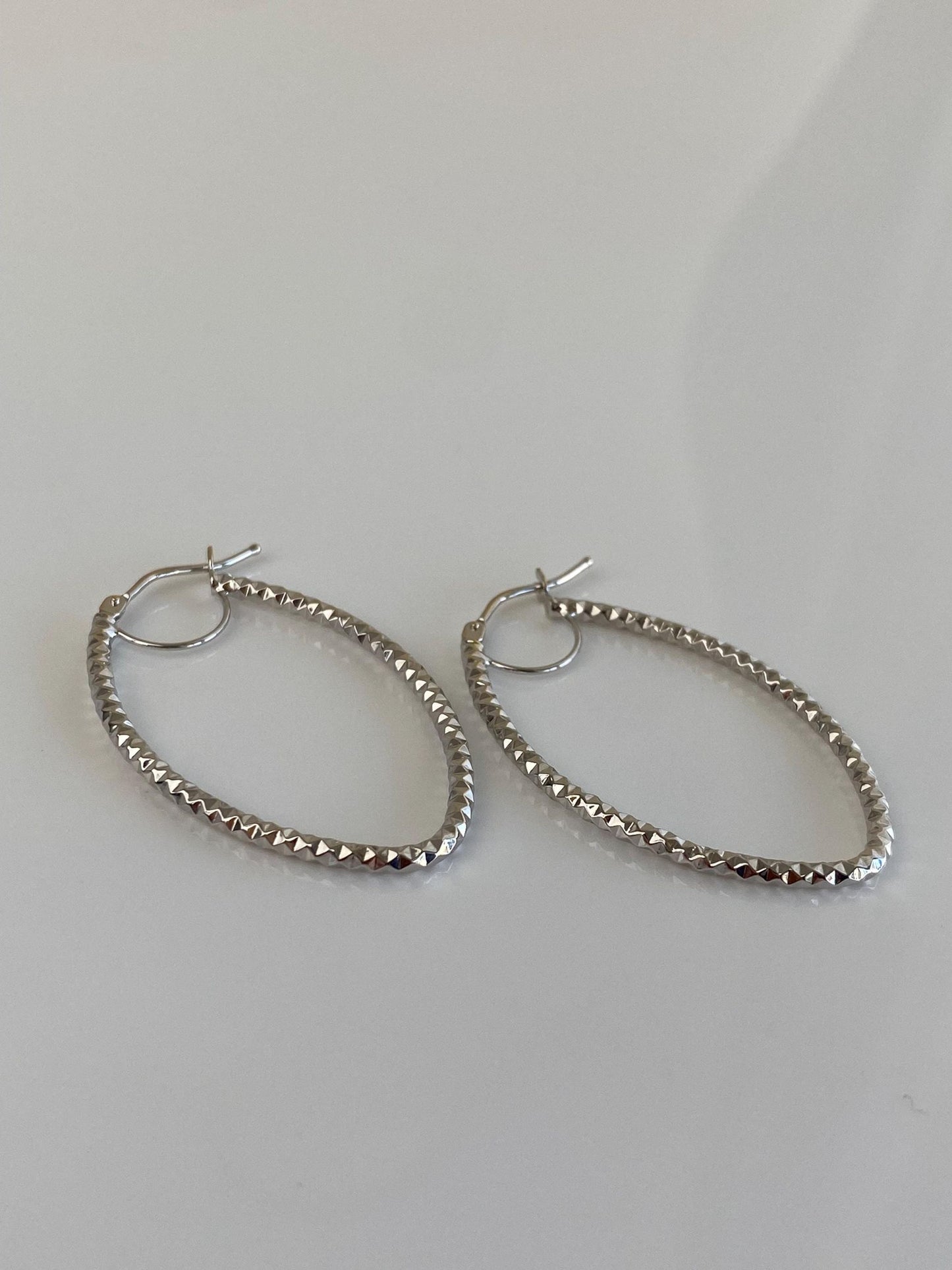 Vintage 14k White Gold Faceted Oval Hoop Earrings