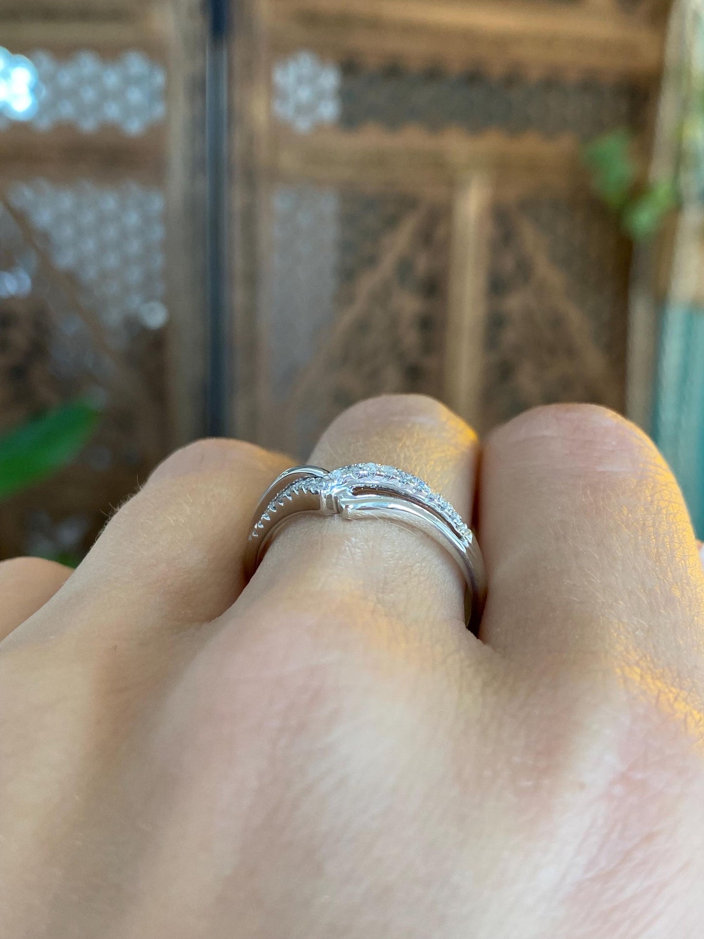 Vintage Solid 14k White Gold Diamond Chevron Ring - Size 8.75