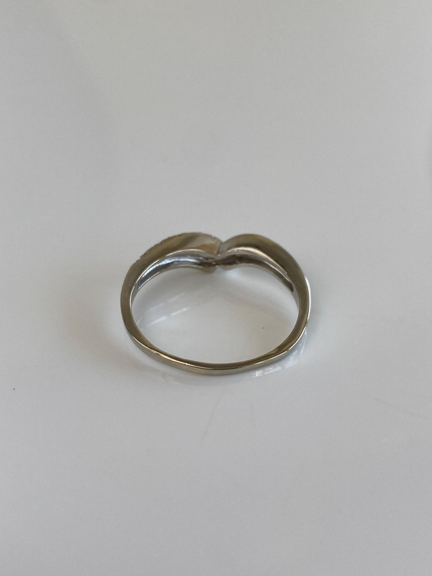 Vintage Solid 14k White Gold Diamond Chevron Ring - Size 8.75