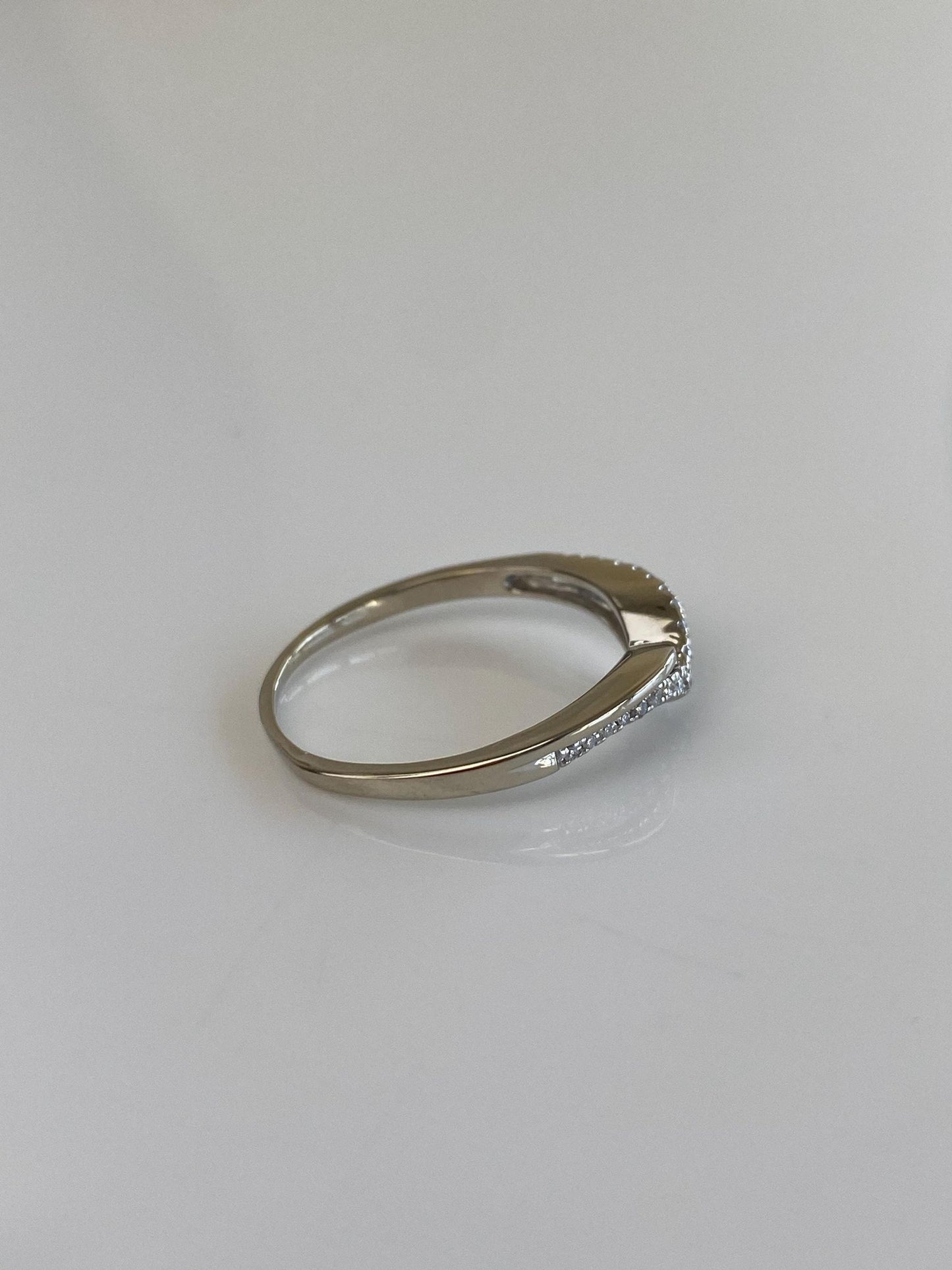 Vintage Solid 14k White Gold Diamond Chevron Ring - Size 8.75