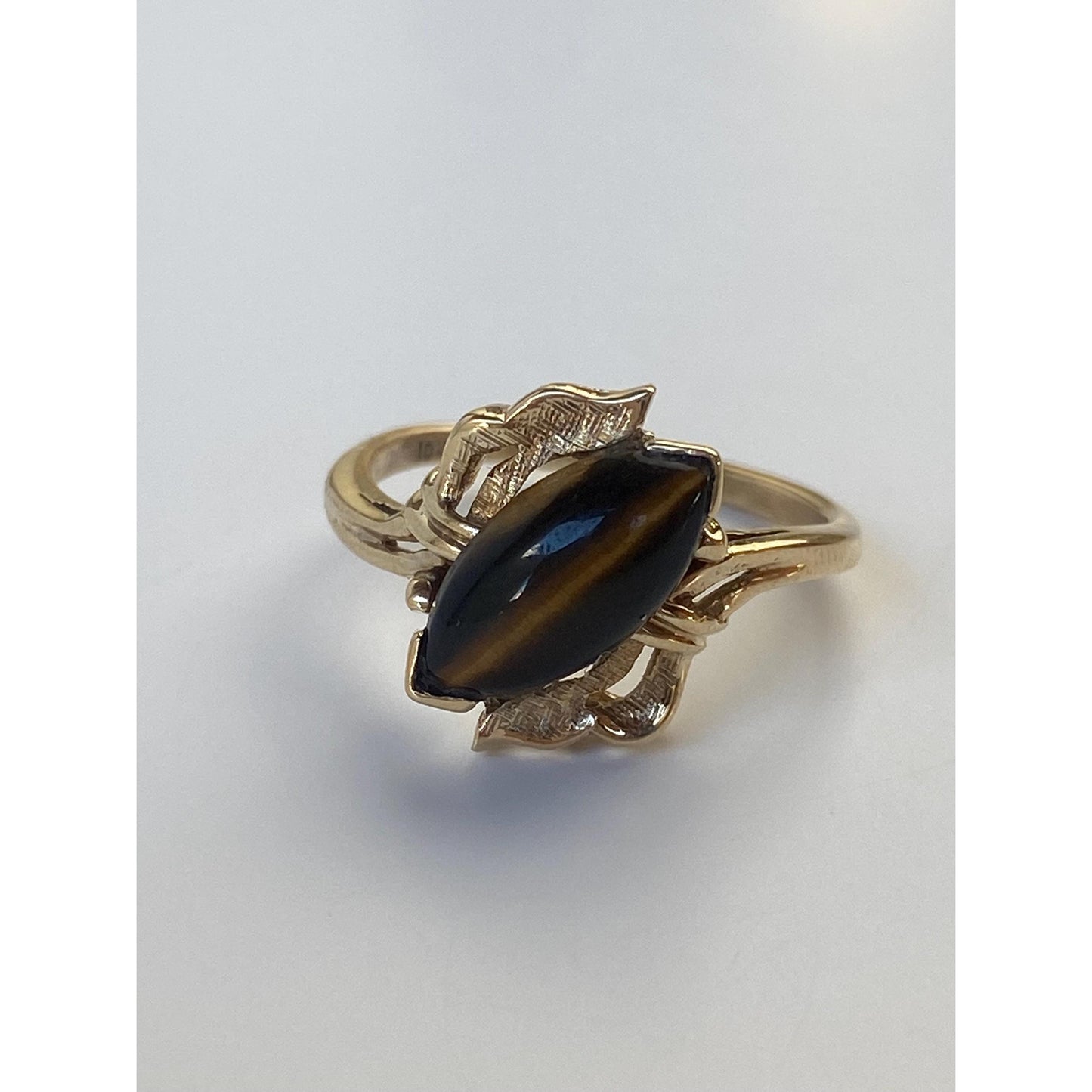 Vintage Solid 10k Yellow Gold Tigers Eye Marquis Shape Ring - Size 6.75