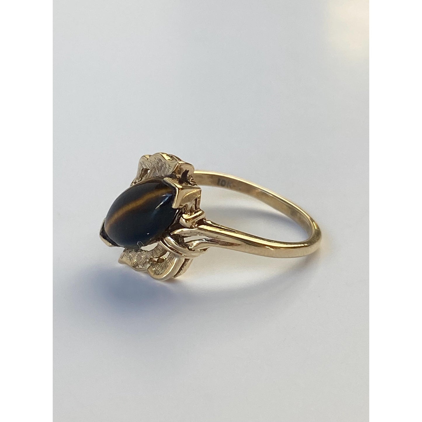 Vintage Solid 10k Yellow Gold Tigers Eye Marquis Shape Ring - Size 6.75