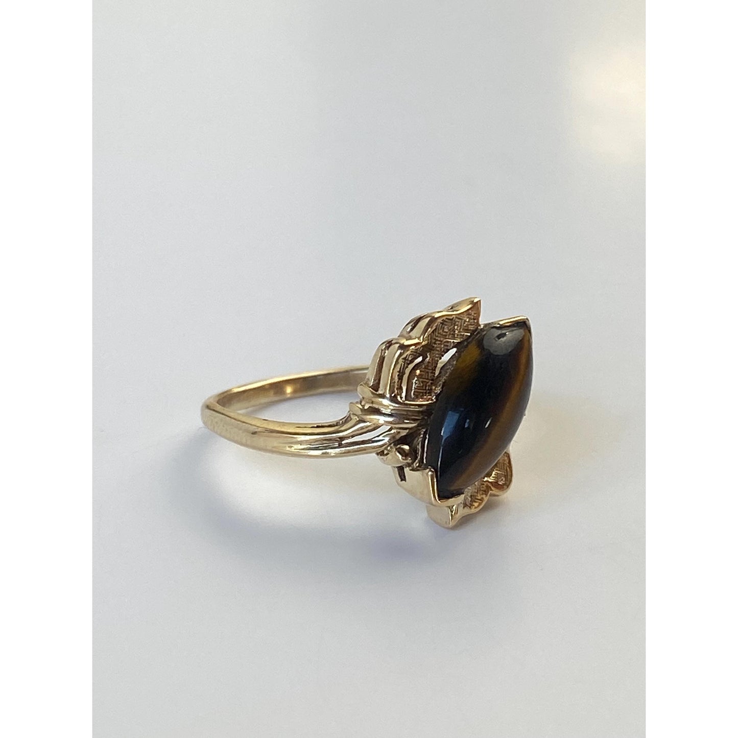 Vintage Solid 10k Yellow Gold Tigers Eye Marquis Shape Ring - Size 6.75