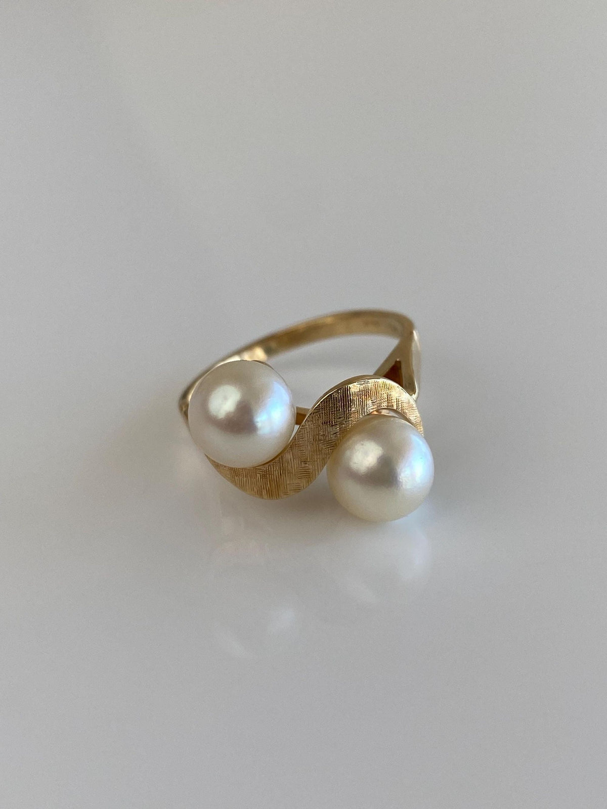 Vintage Solid 14k Yellow Gold Double Pearl Twist Ring - Size 7.75