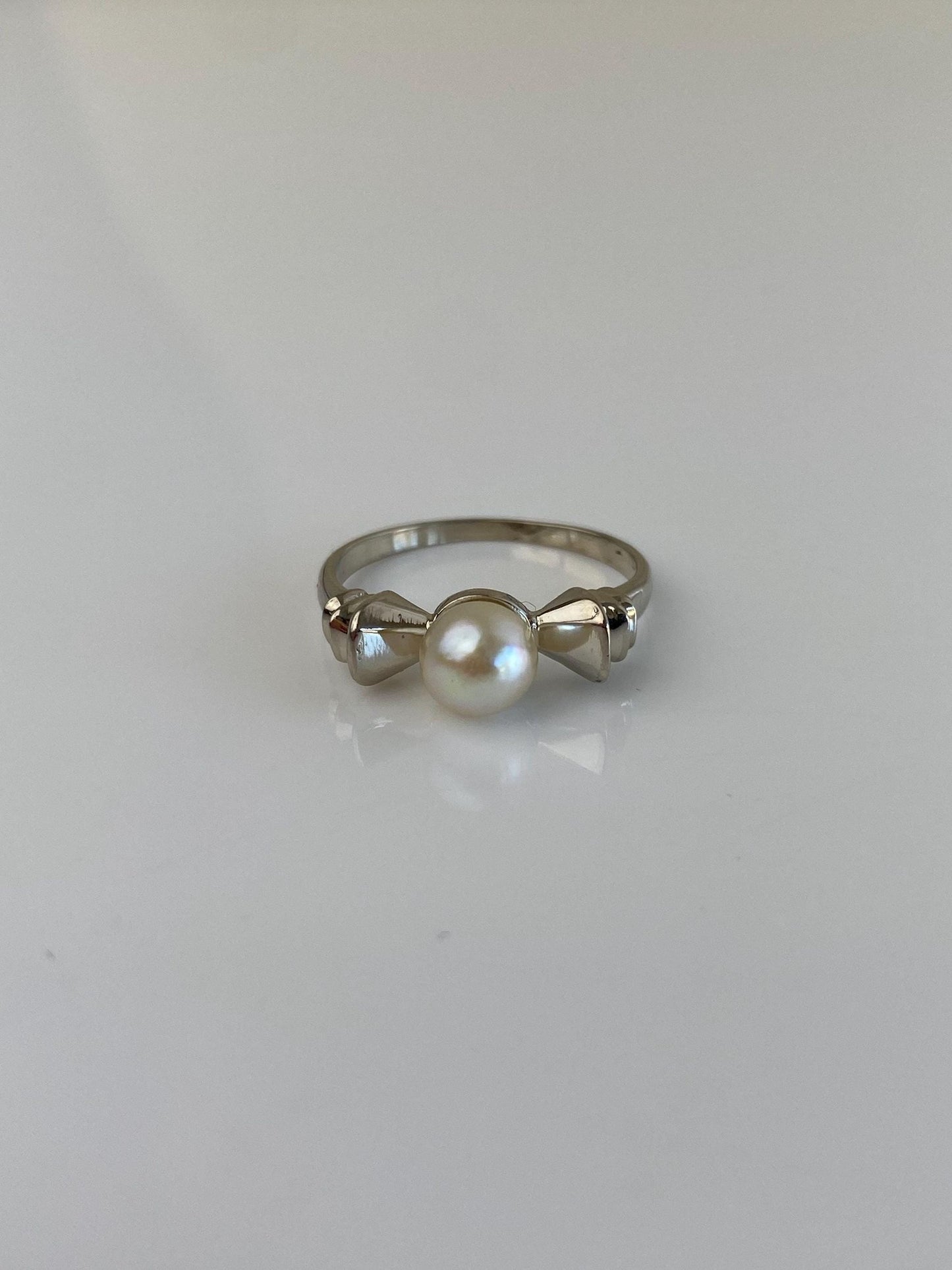 Vintage Solid 14k White Gold Pearl Ring - Size 6.25