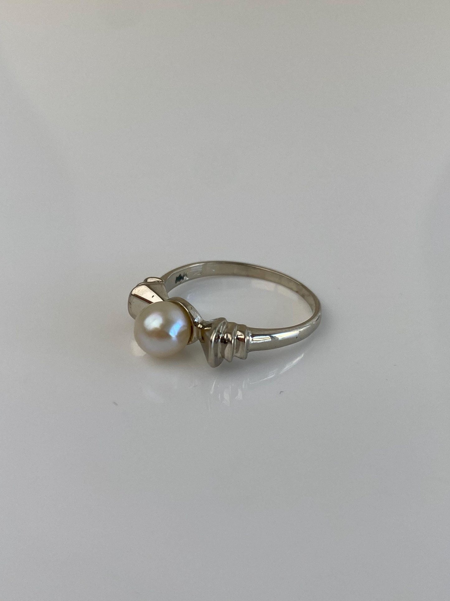 Vintage Solid 14k White Gold Pearl Ring - Size 6.25