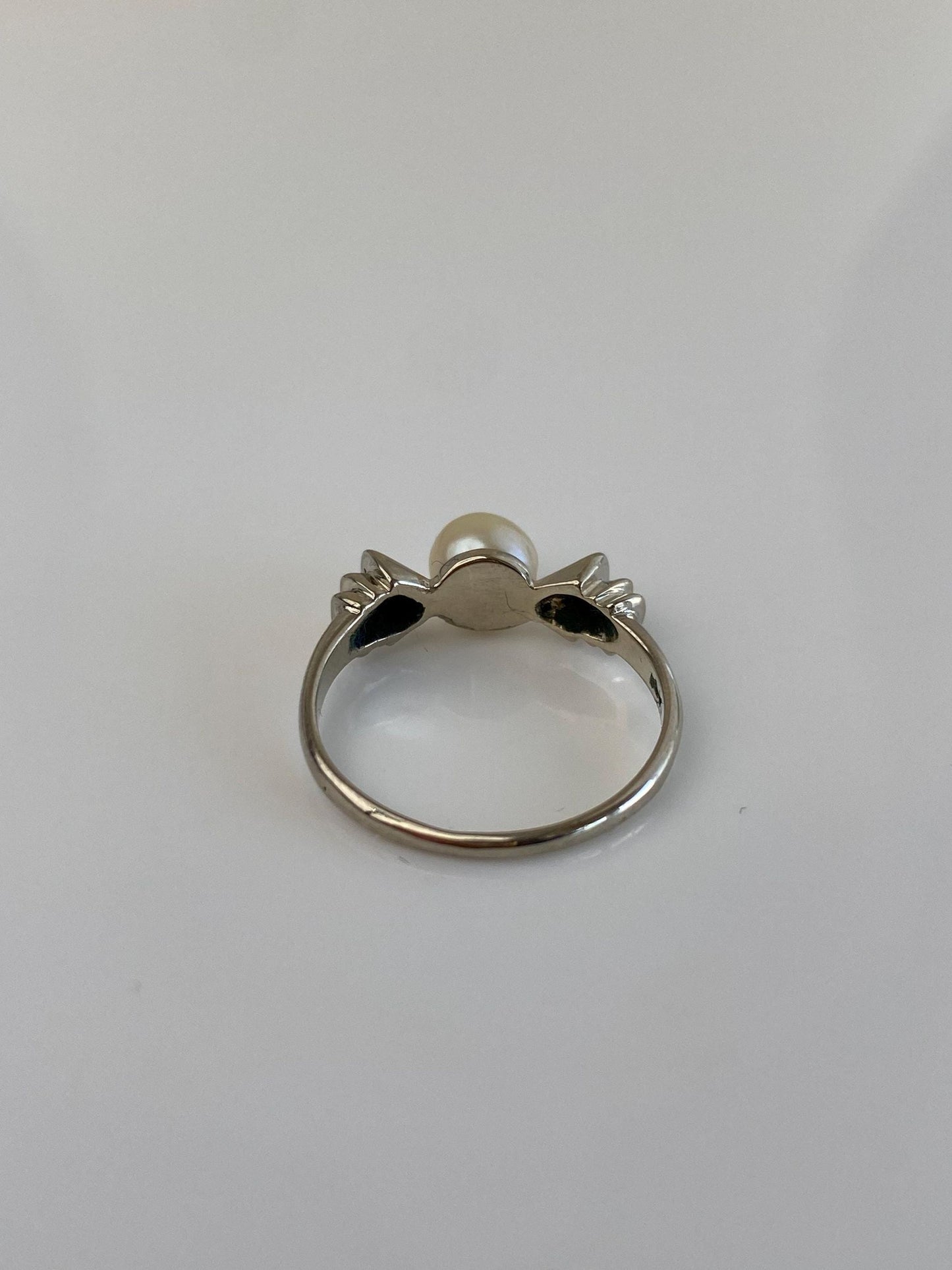 Vintage Solid 14k White Gold Pearl Ring - Size 6.25