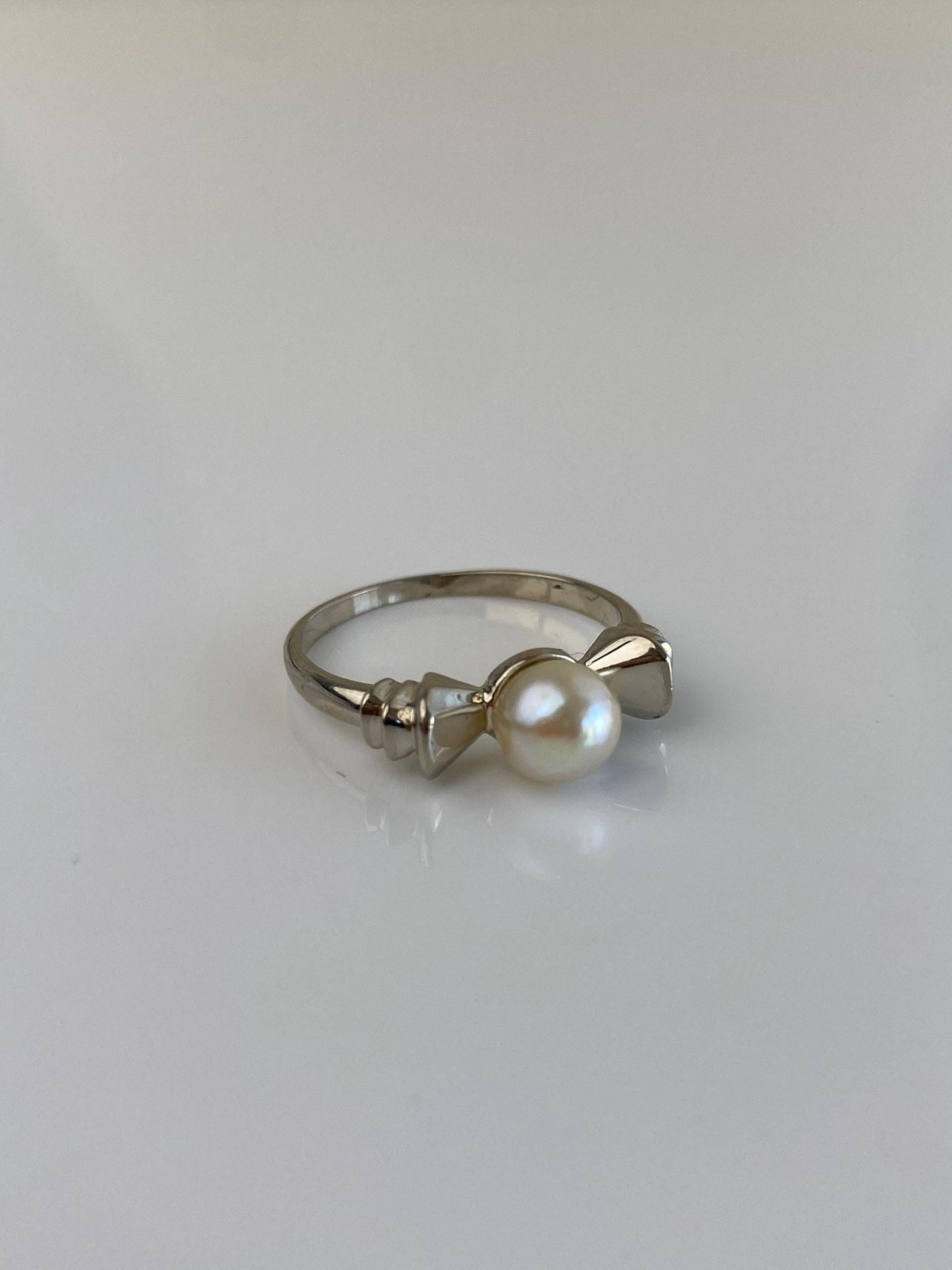 Vintage Solid 14k White Gold Pearl Ring - Size 6.25