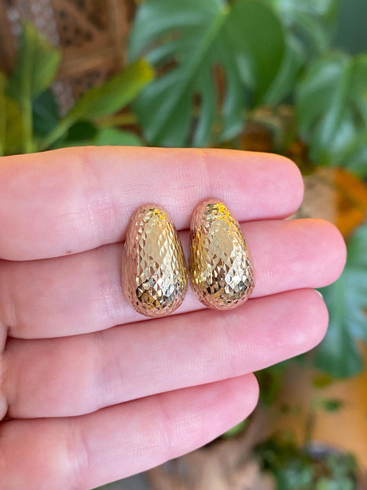 Vintage 14k Yellow Gold Diamond Cut Teardrop Stud Earrings