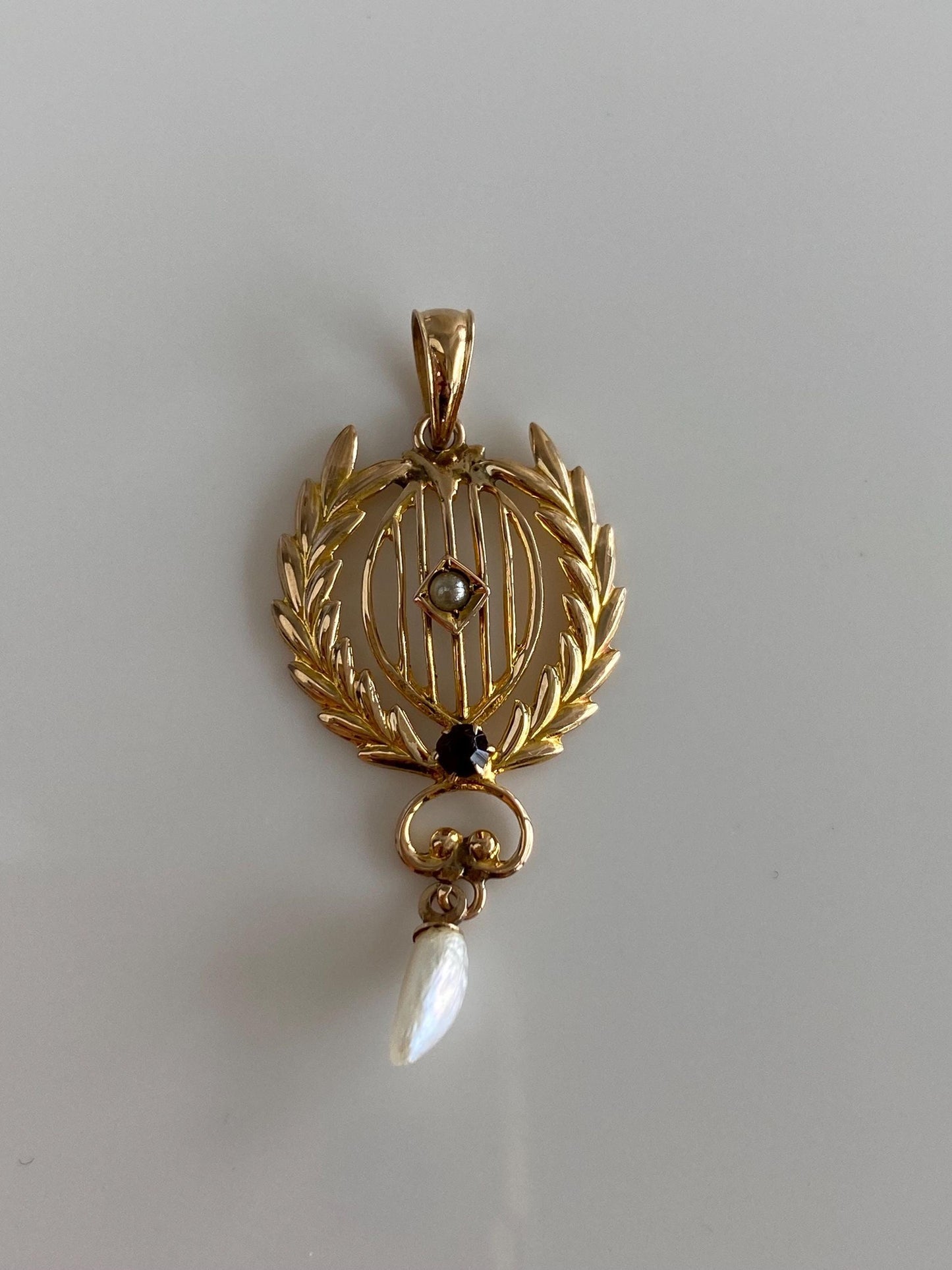 Vintage Solid 10k Yellow Gold Red Cubic Zirconia Seed Pearl Freeform Pearl Wheat Border Charm