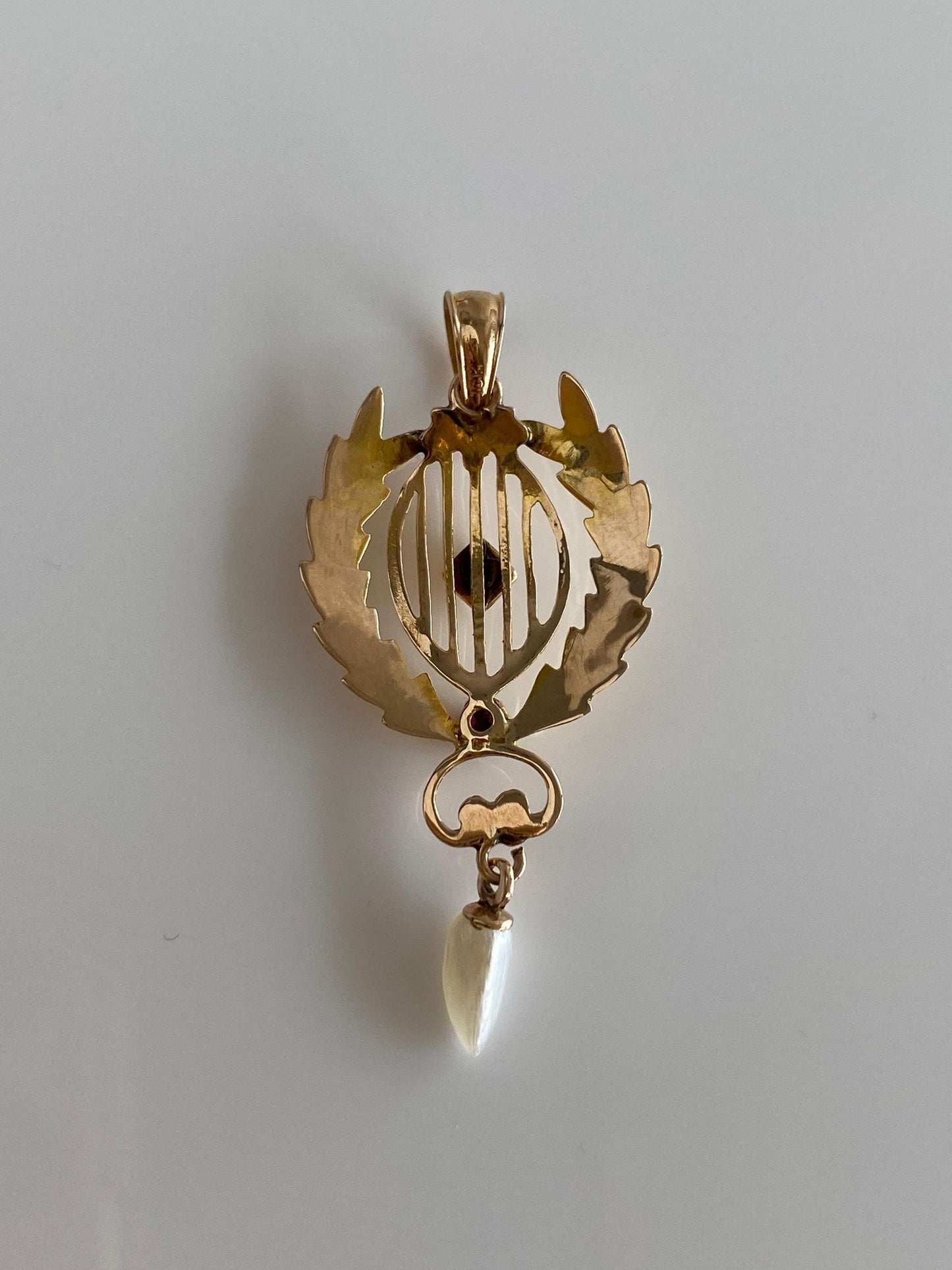 Vintage Solid 10k Yellow Gold Red Cubic Zirconia Seed Pearl Freeform Pearl Wheat Border Charm