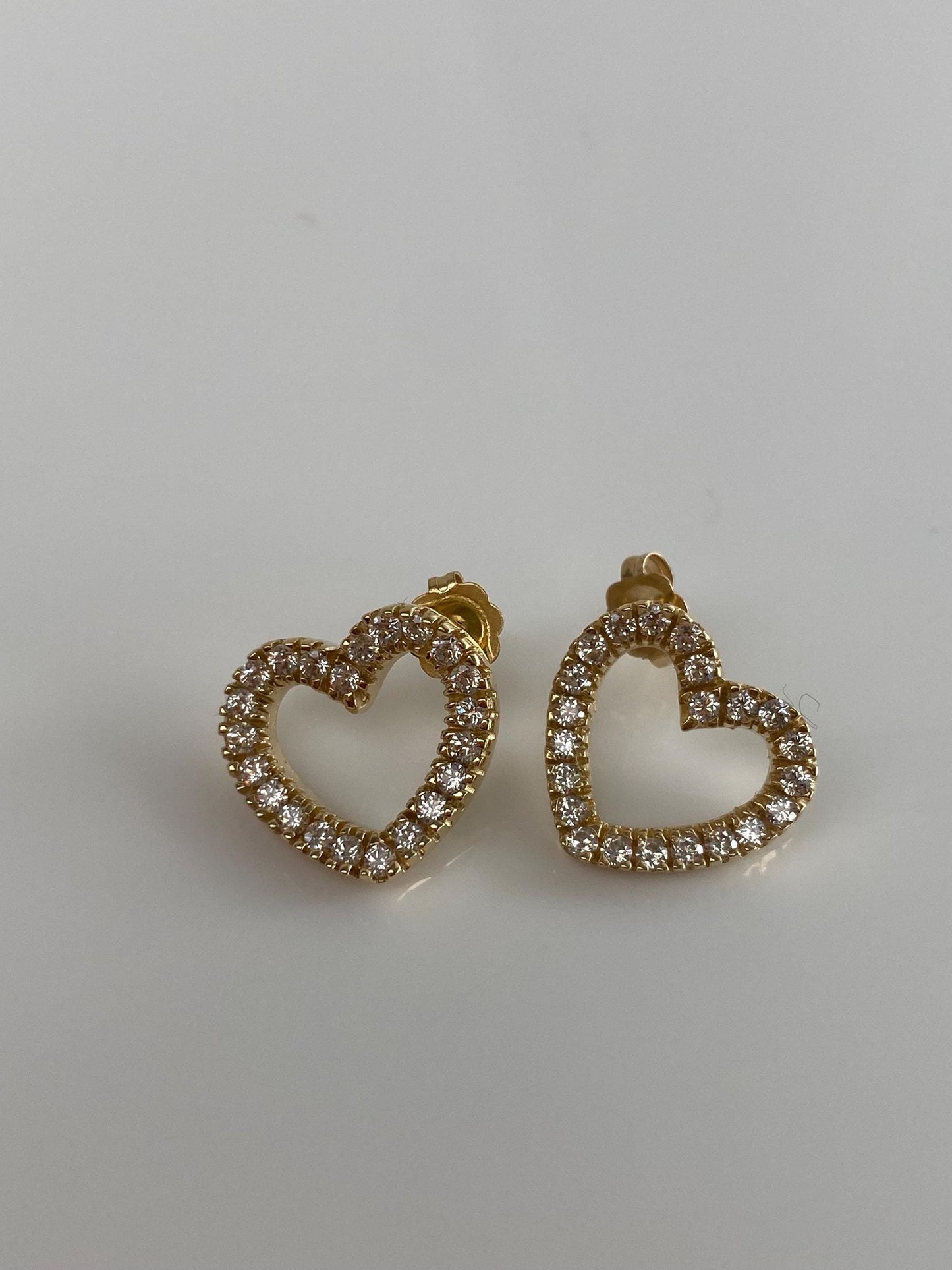 Vintage Solid 14k Yellow Gold Clear Cubic Zirconia Heart Stud Earrings