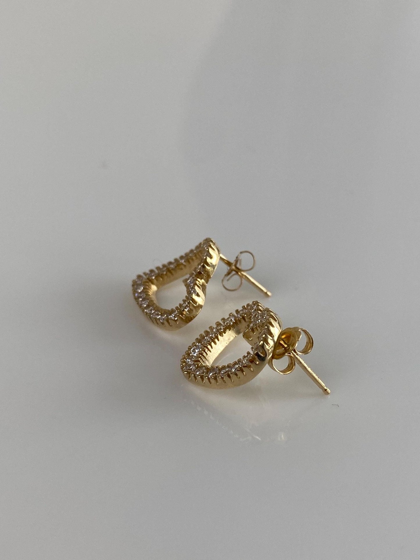Vintage Solid 14k Yellow Gold Clear Cubic Zirconia Heart Stud Earrings