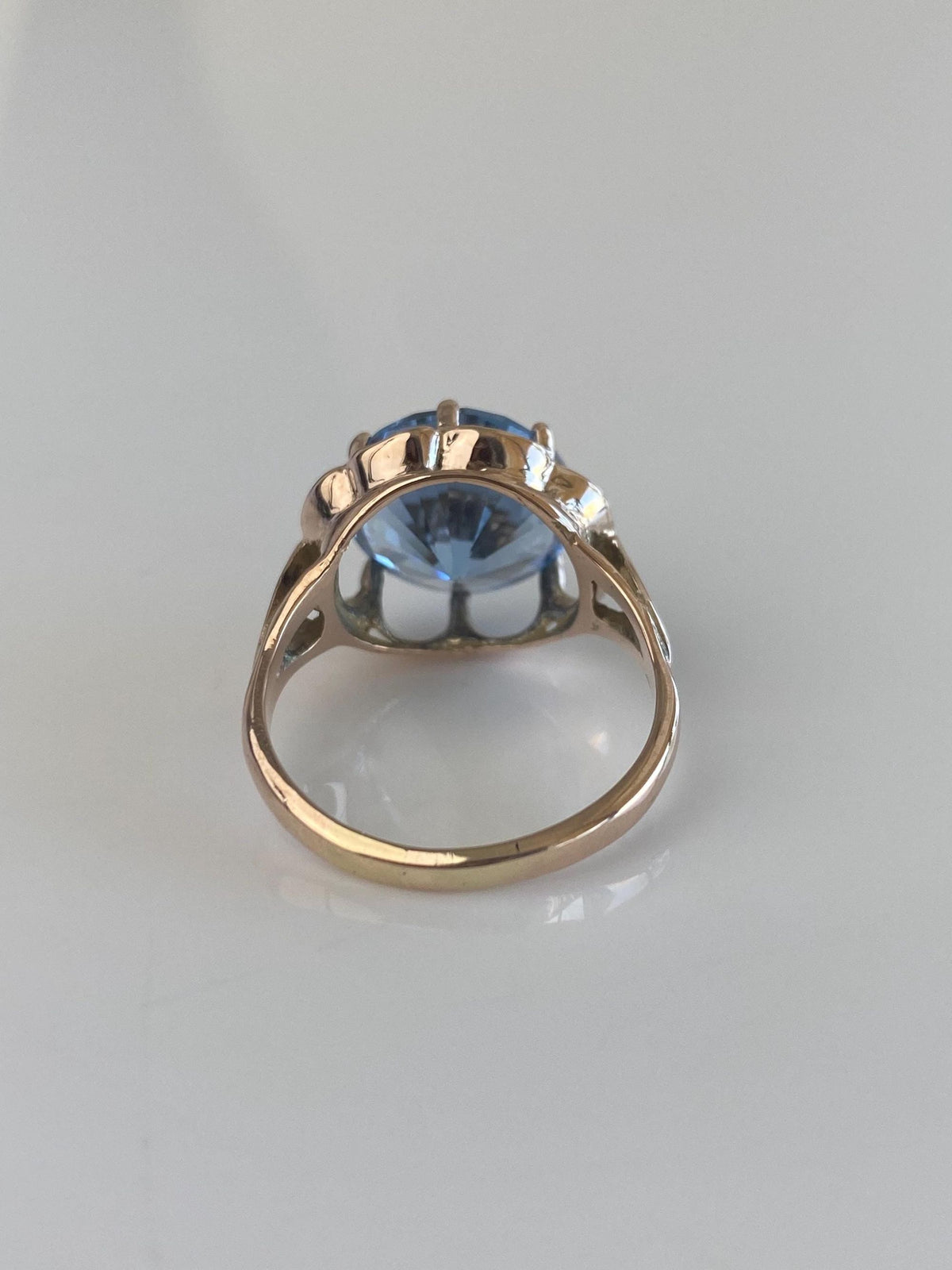 Vintage Solid 9k Rosey Gold Topaz Ring - Size 7.25