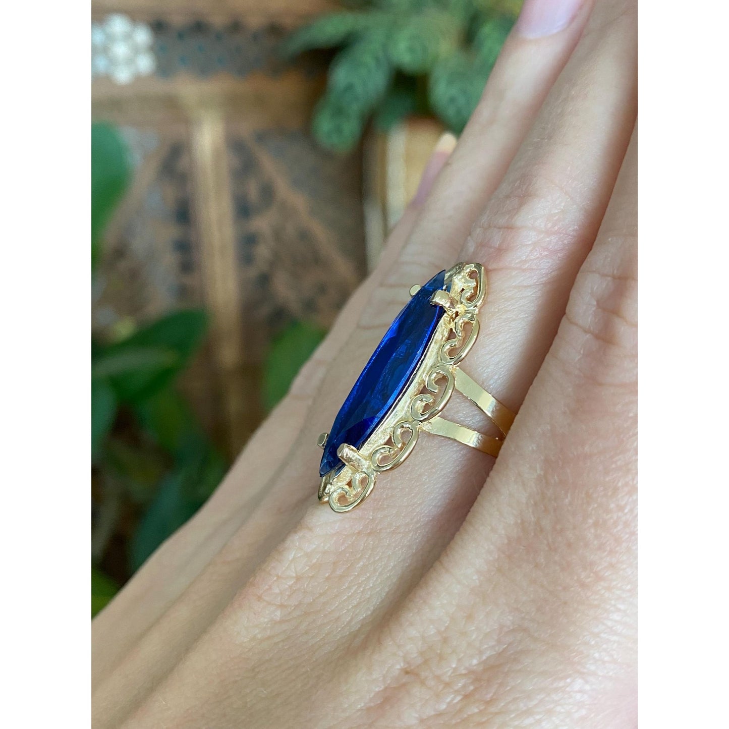 Vintage Solid 10k Yellow Gold Marquis Blue Spinel Ring - Size 7.75