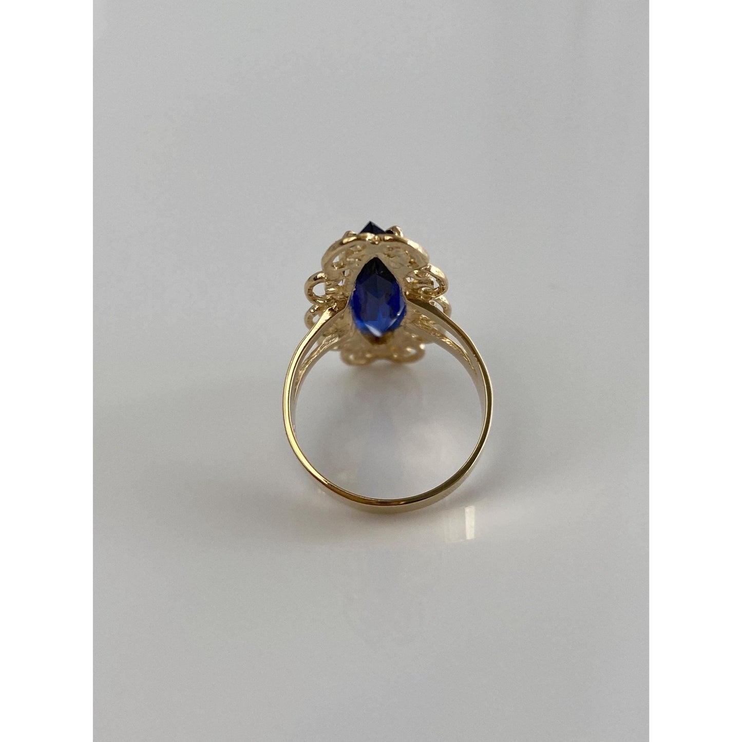 Vintage Solid 10k Yellow Gold Marquis Blue Spinel Ring - Size 7.75