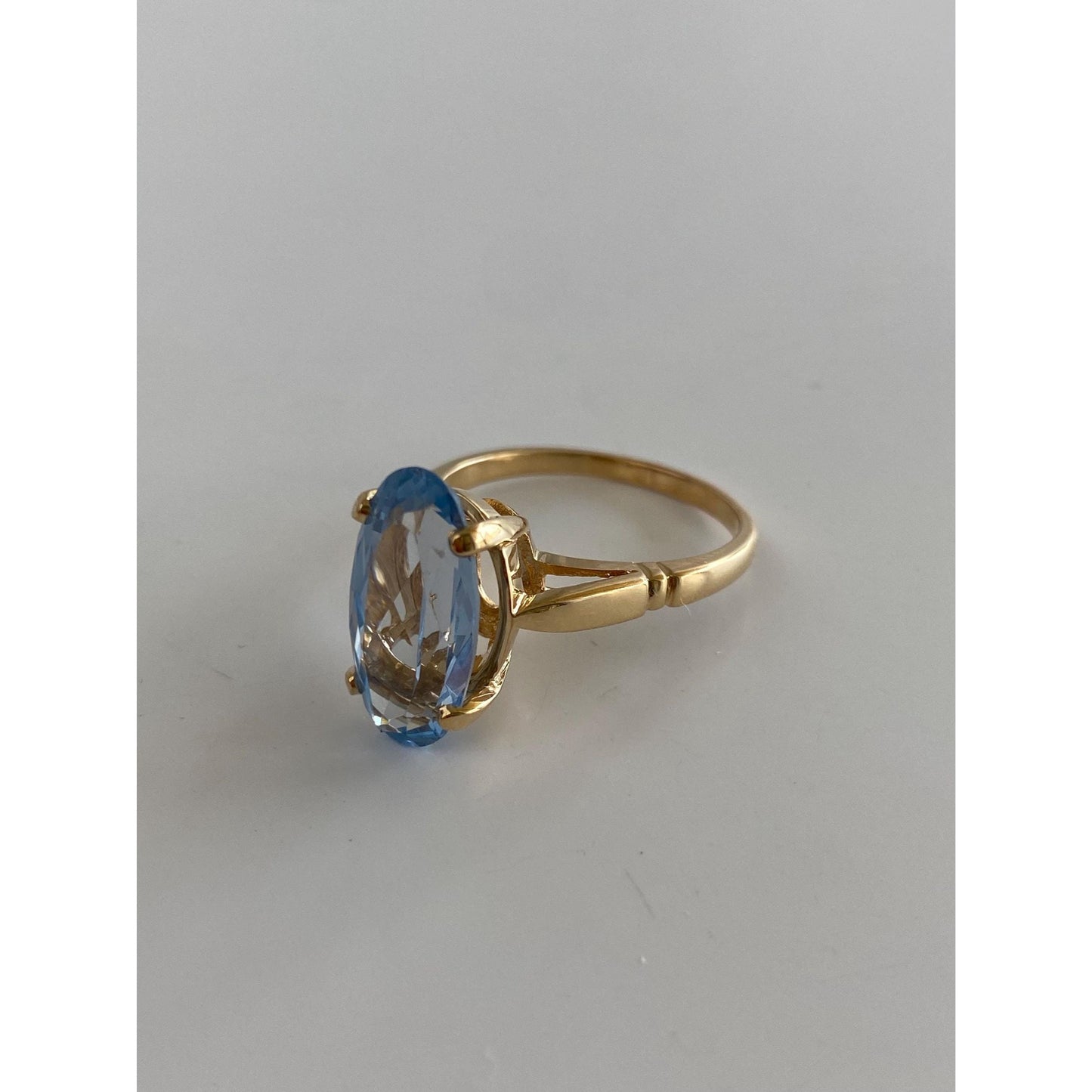 Vintage Solid 14k Yellow Gold Topaz Ring - Size 8