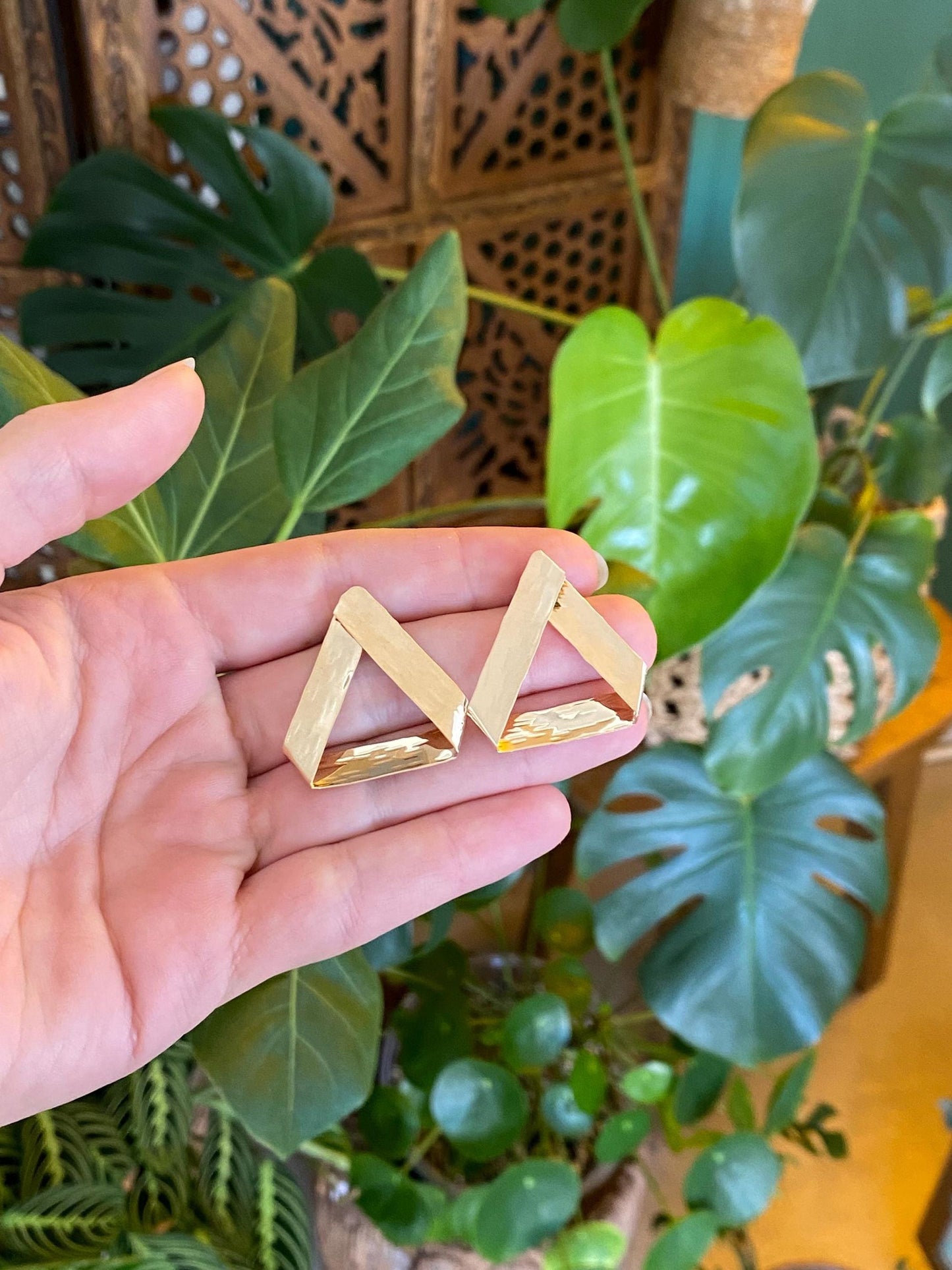 Vintage Solid 14k Yellow Gold Folded Triangle Stud Earrings