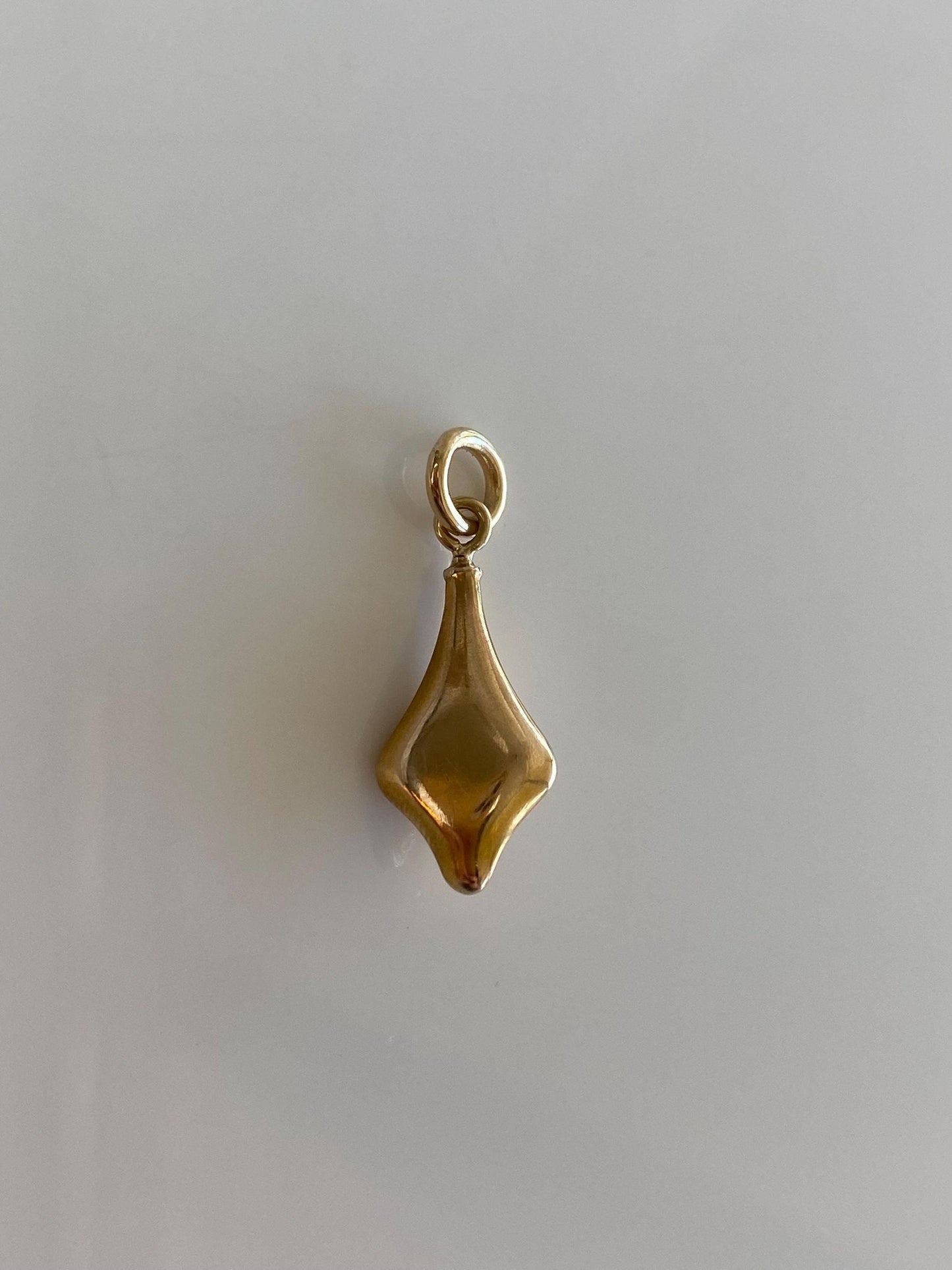 Vintage 10k Yellow Gold Seed Pearl Embossed Textured Stick Pin Charm