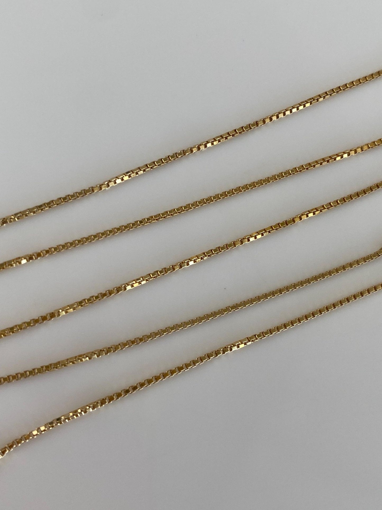 Vintage Solid 18k Yellow Gold Box Chain Necklace - 16 inches