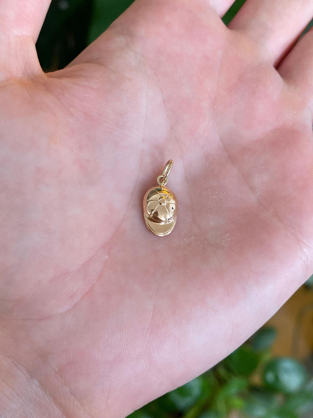 Vintage Solid 18k Yellow Gold Cap Hat Charm