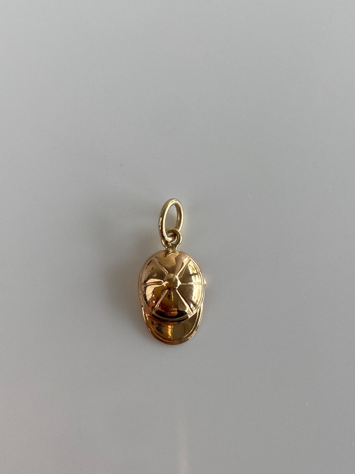 Vintage Solid 18k Yellow Gold Cap Hat Charm