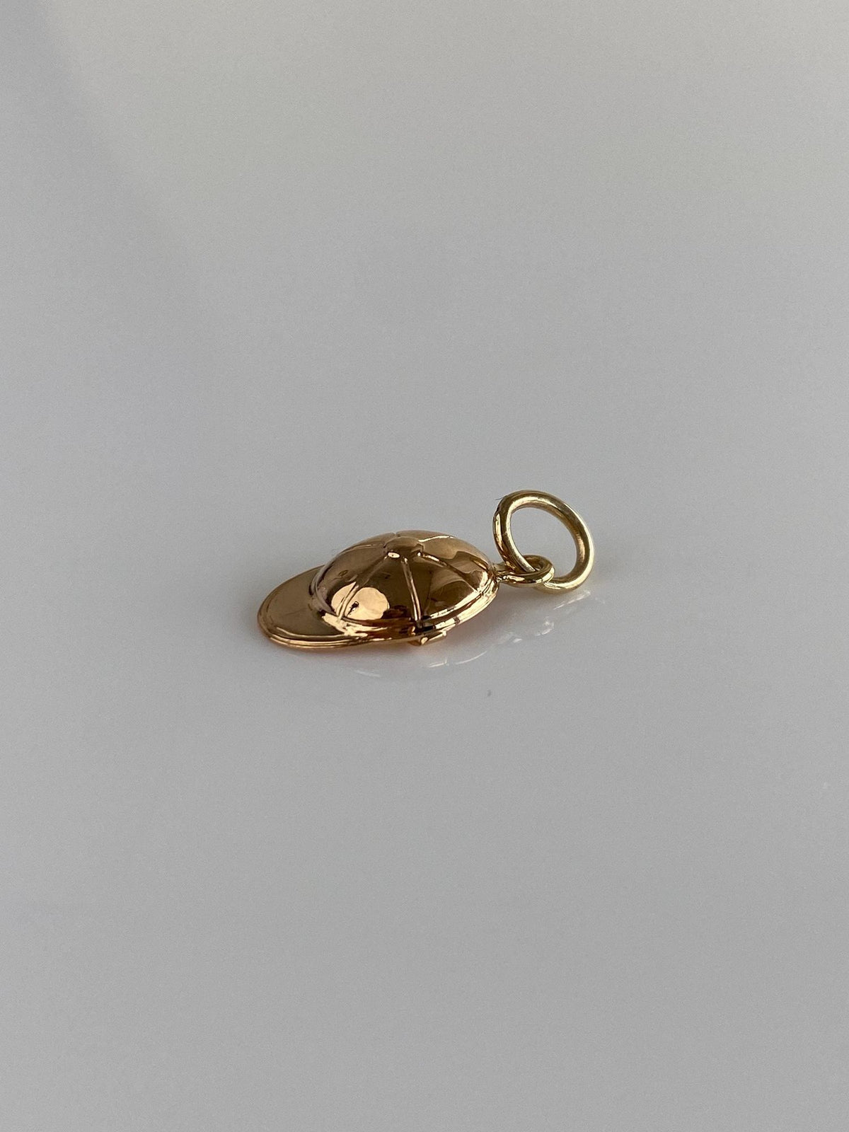 Vintage Solid 18k Yellow Gold Cap Hat Charm