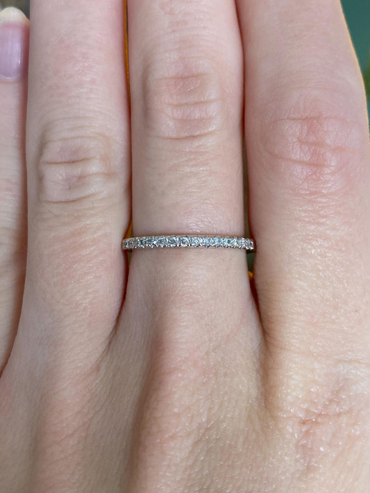 Vintage Solid 14k White Gold Diamond Slim Ring Band - Size 7