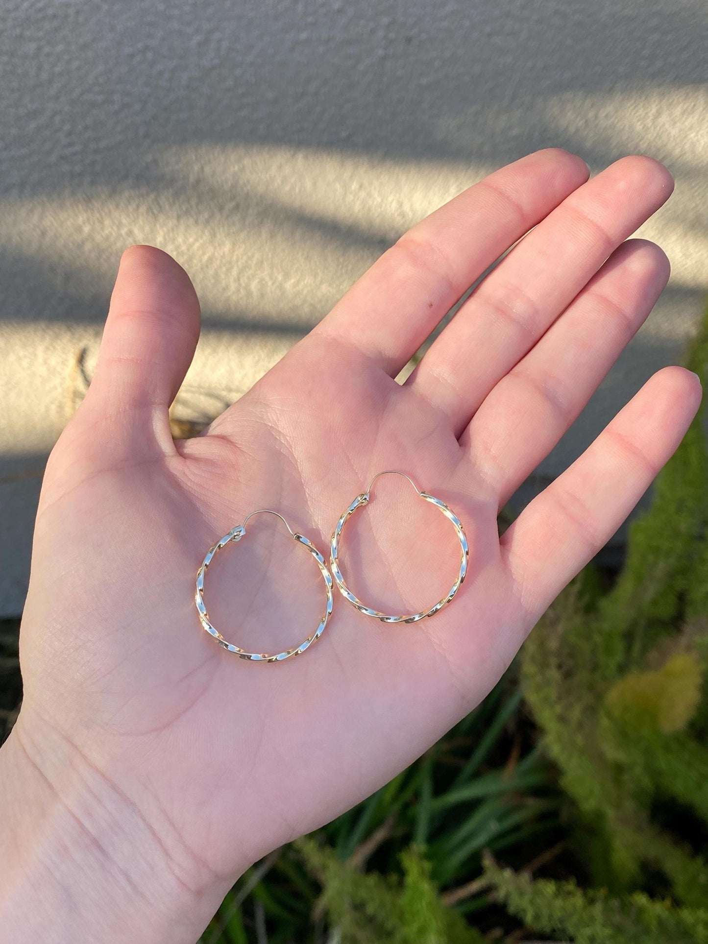 Vintage 14k Yellow Gold Twist Hoop Earrings