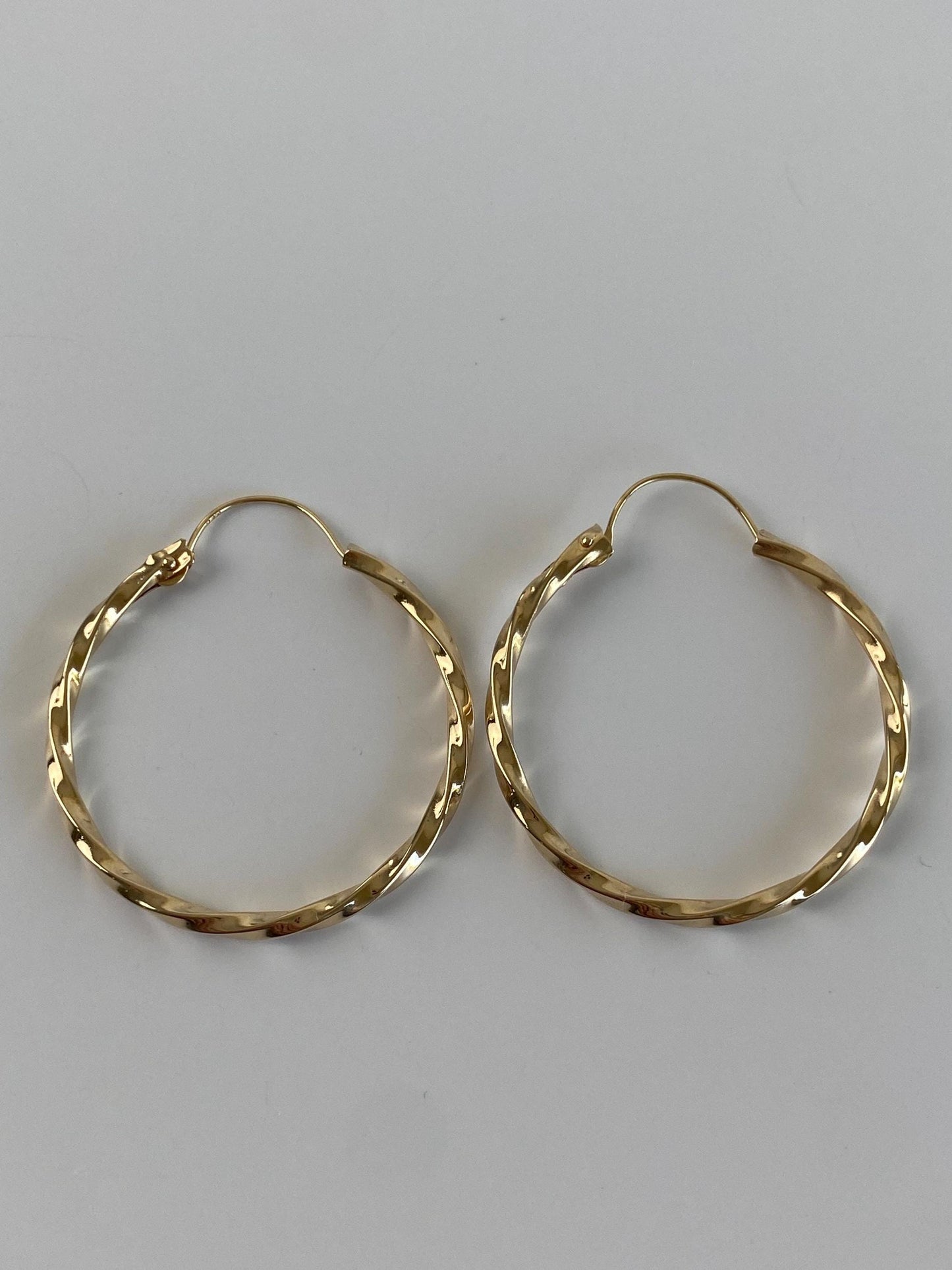Vintage 14k Yellow Gold Twist Hoop Earrings