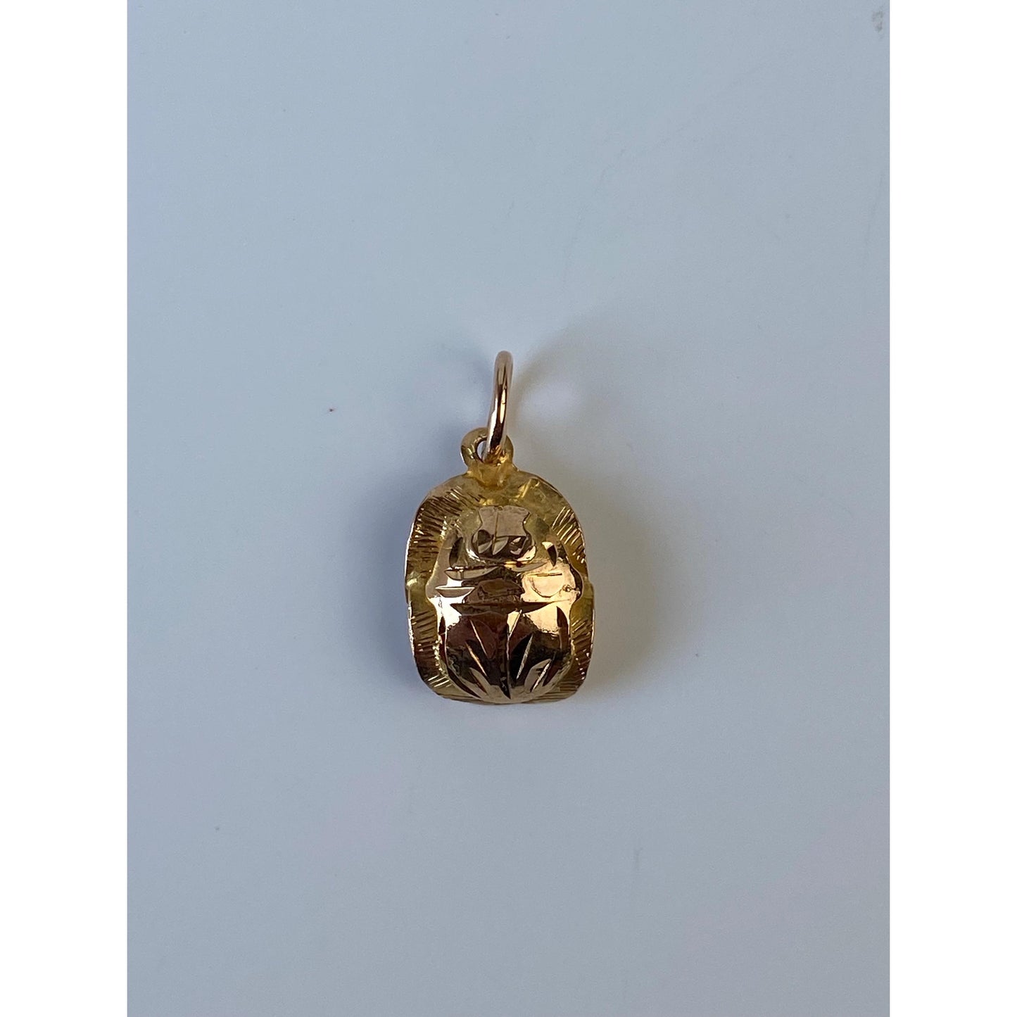 Vintage Solid 18k Yellow Gold Carved Scarab Charm