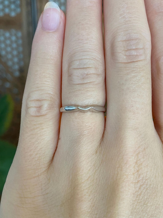Vintage Solid 14k White Gold Chevron Fit Ring - Size 5.25