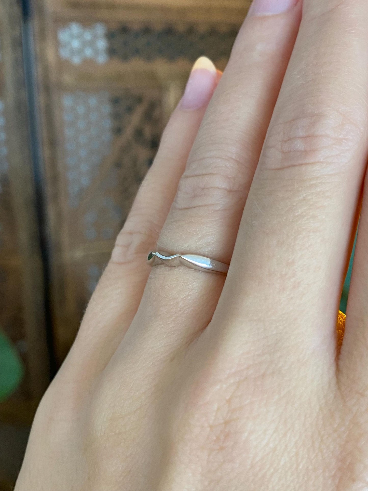 Vintage Solid 14k White Gold Chevron Fit Ring - Size 5.25