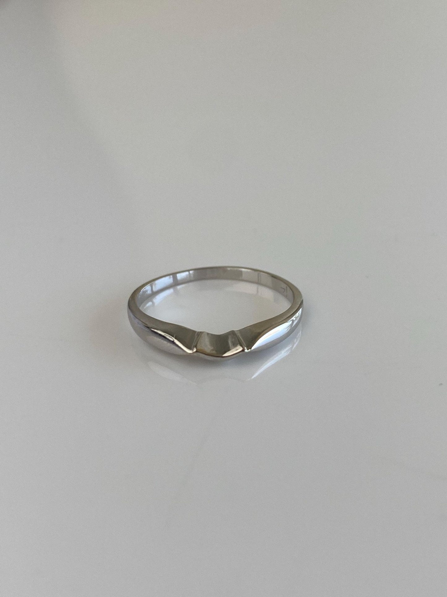 Vintage Solid 14k White Gold Chevron Fit Ring - Size 5.25