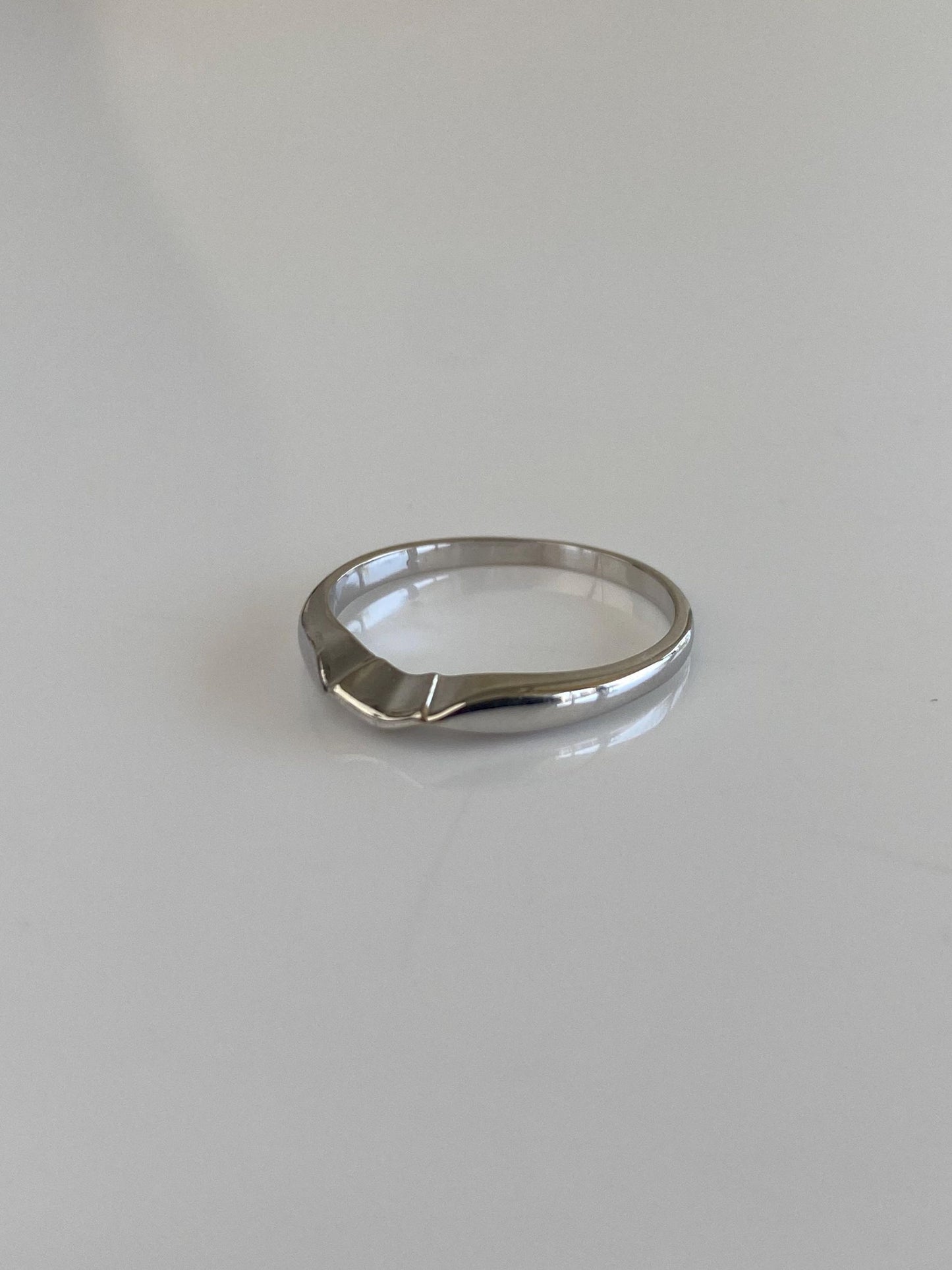 Vintage Solid 14k White Gold Chevron Fit Ring - Size 5.25