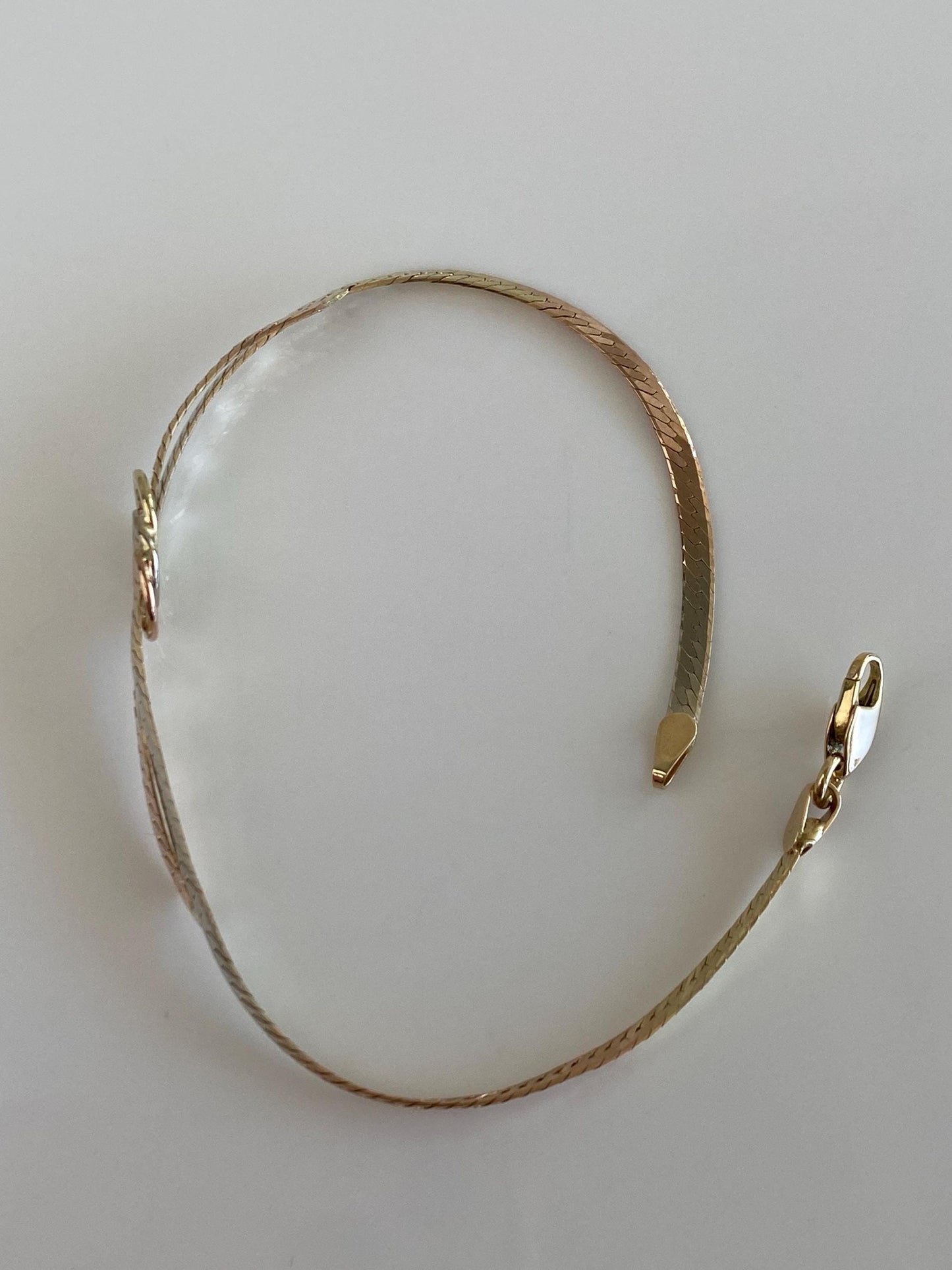 Vintage Solid 14k Tri Tone Gold Herringbone Chain Circles Bracelet - 7.25 inches