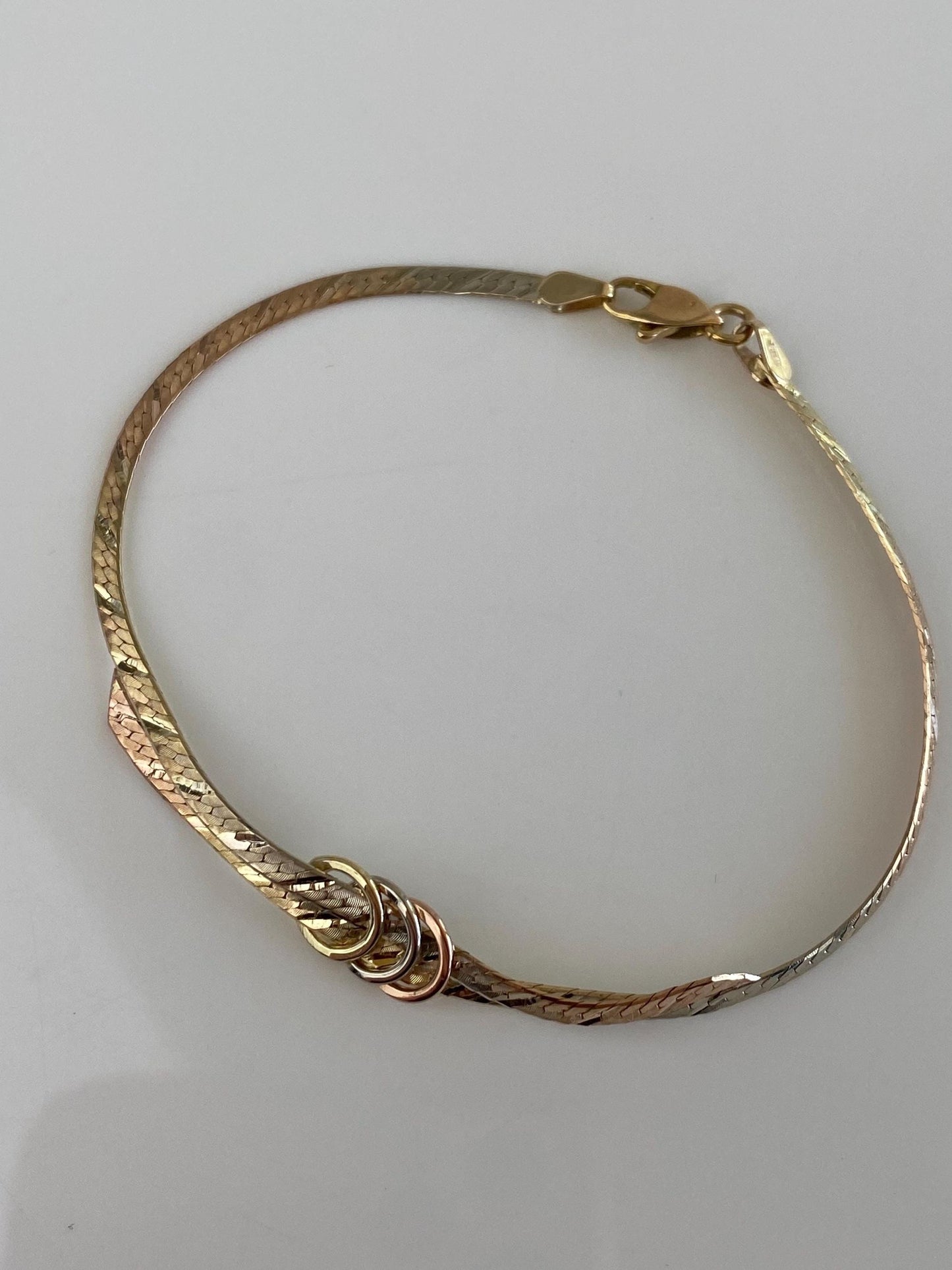 Vintage Solid 14k Tri Tone Gold Herringbone Chain Circles Bracelet - 7.25 inches