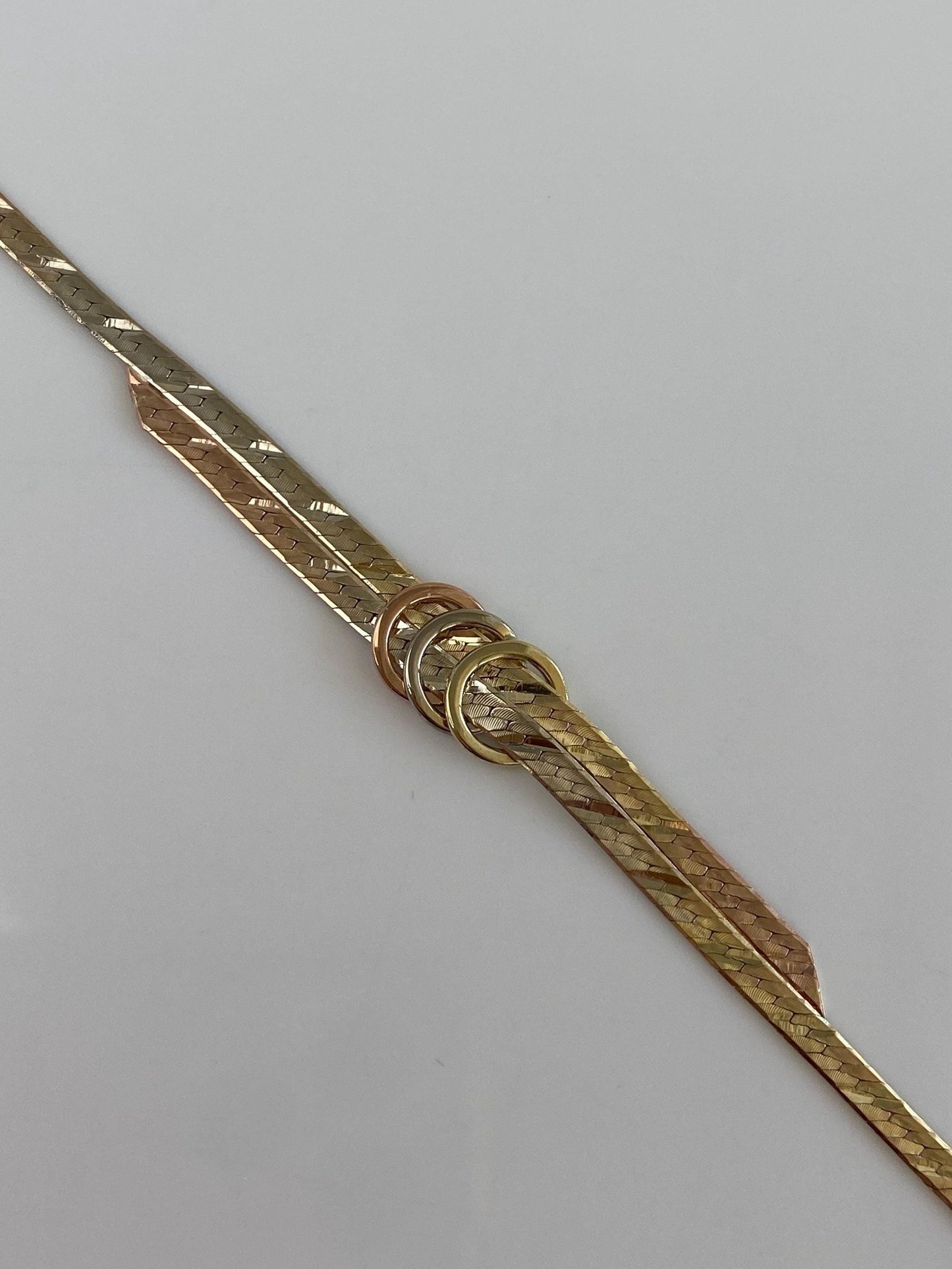 Vintage Solid 14k Tri Tone Gold Herringbone Chain Circles Bracelet - 7.25 inches