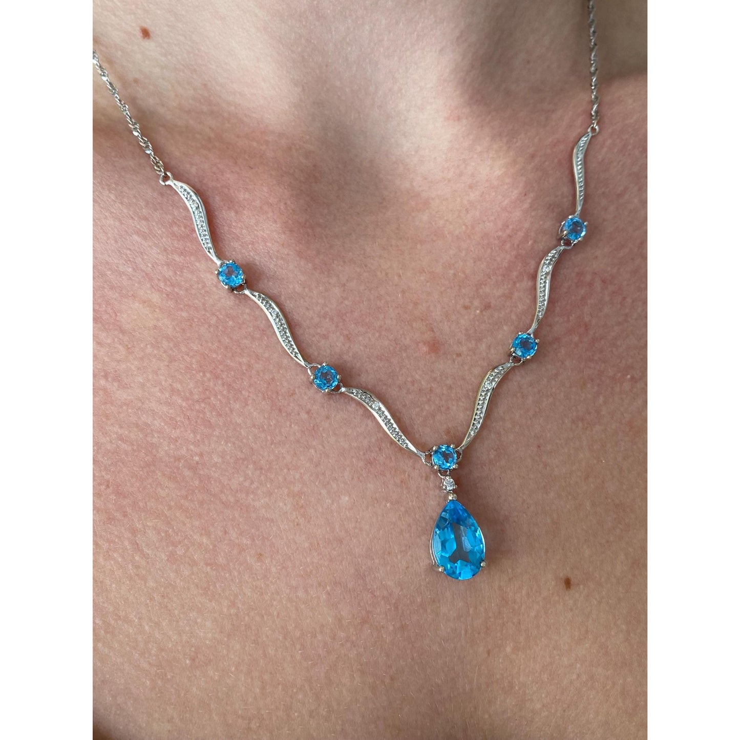 Vintage Solid 14k White Gold Diamond Topaz Twist Chain Necklace - 16.75 inches