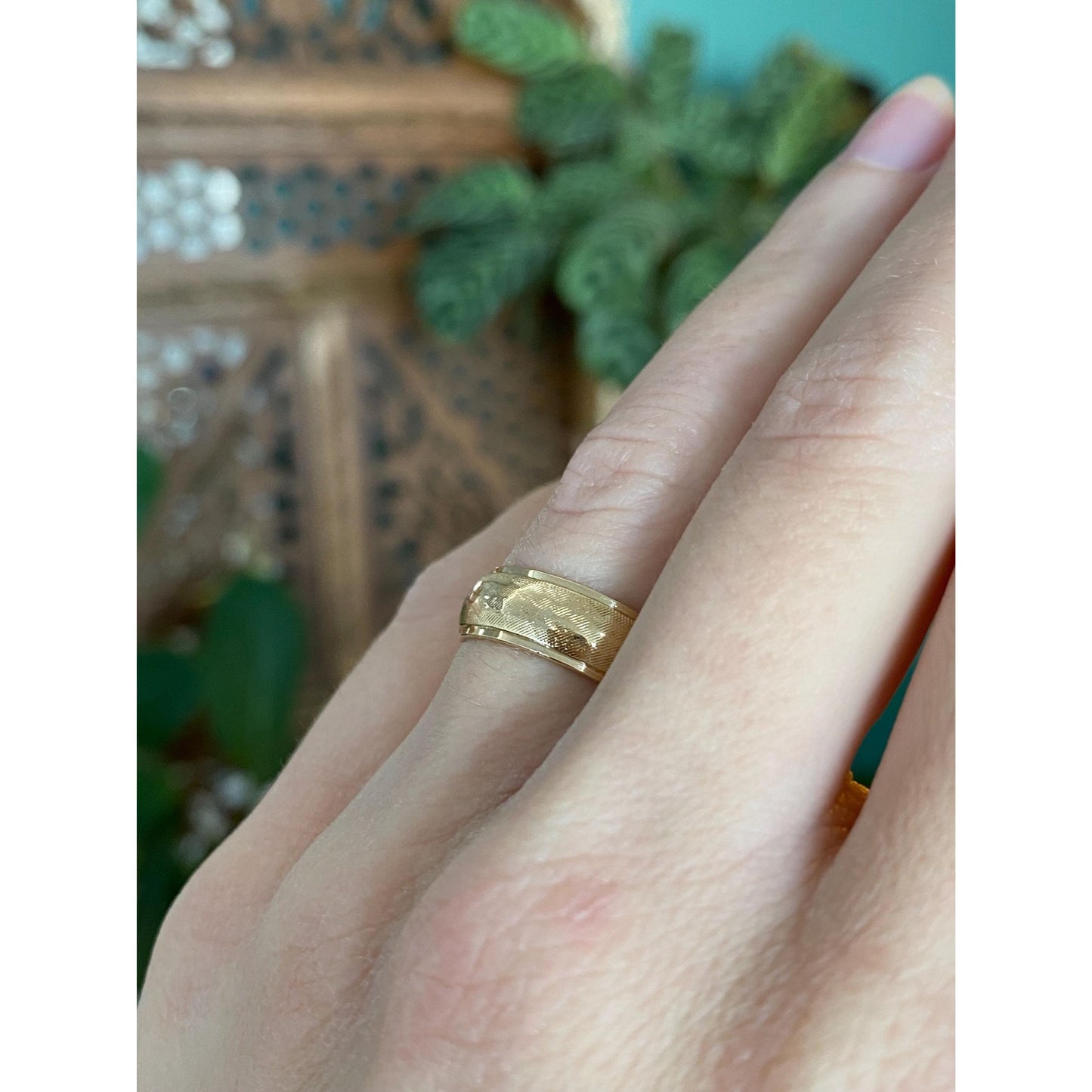 Vintage Solid 14k Yellow Gold Crosshatch Design Ring Band - Size 5.25