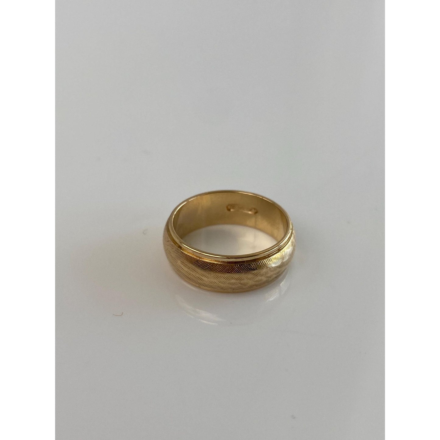 Vintage Solid 14k Yellow Gold Crosshatch Design Ring Band - Size 5.25