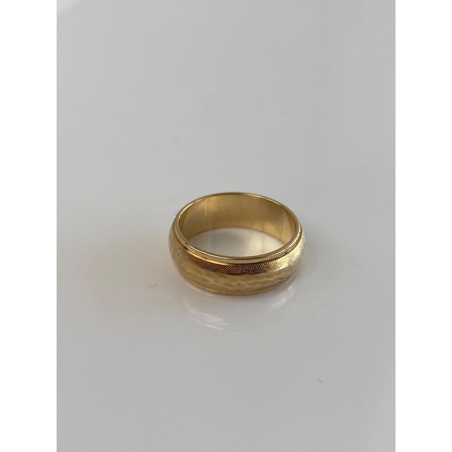 Vintage Solid 14k Yellow Gold Crosshatch Design Ring Band - Size 5.25