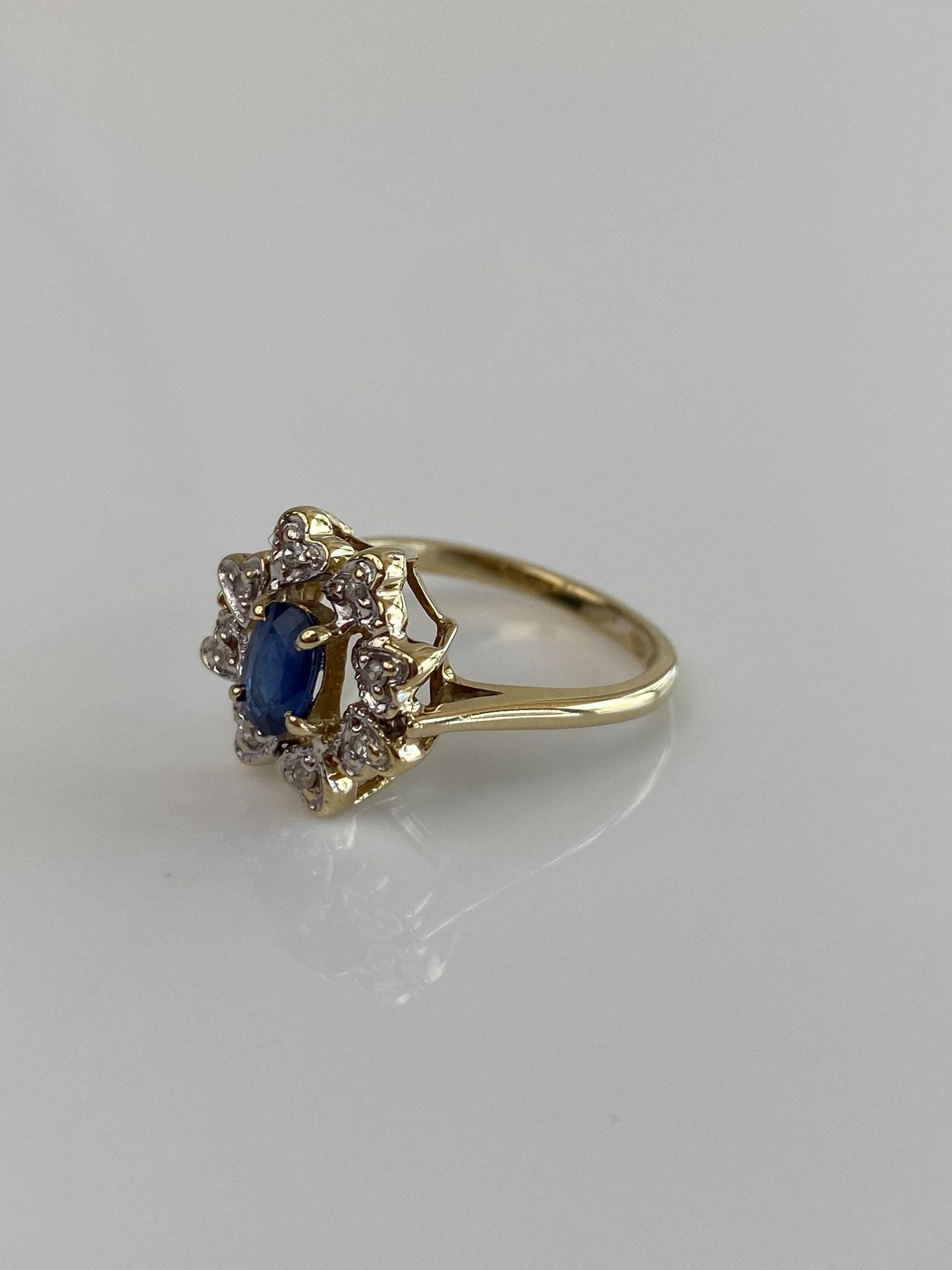 Vintage Solid 14k White & Yellow Gold Diamond Halo Blue Sapphire Ring - Size 6.75