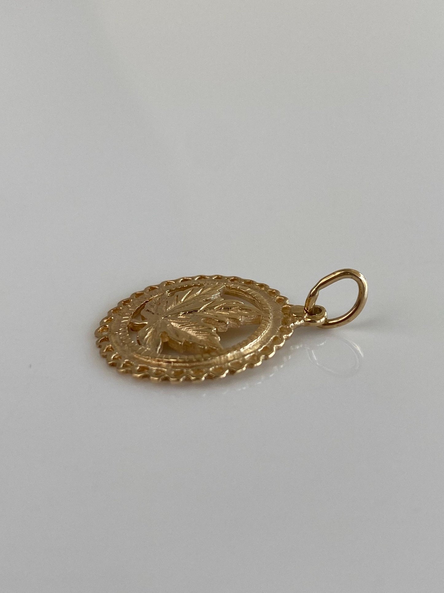 Vintage Solid 10k Yellow Gold Maple Leaf Charm