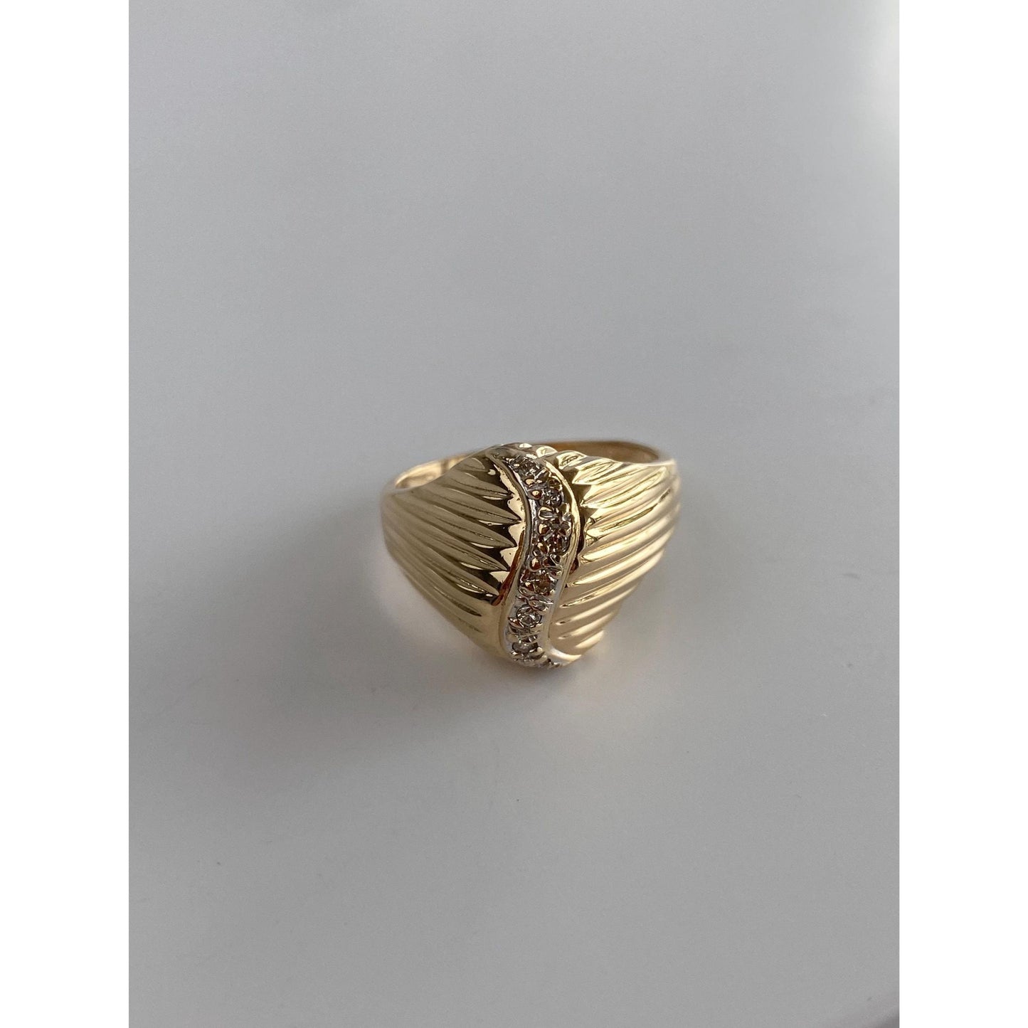Solid 14k Yellow Gold Diamond Fluted Ring - Size 7.75