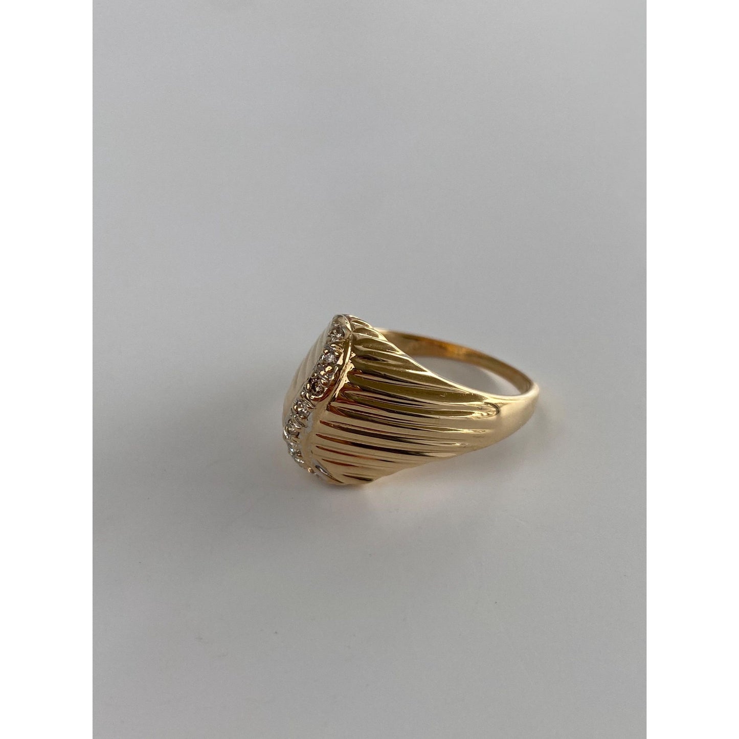 Solid 14k Yellow Gold Diamond Fluted Ring - Size 7.75