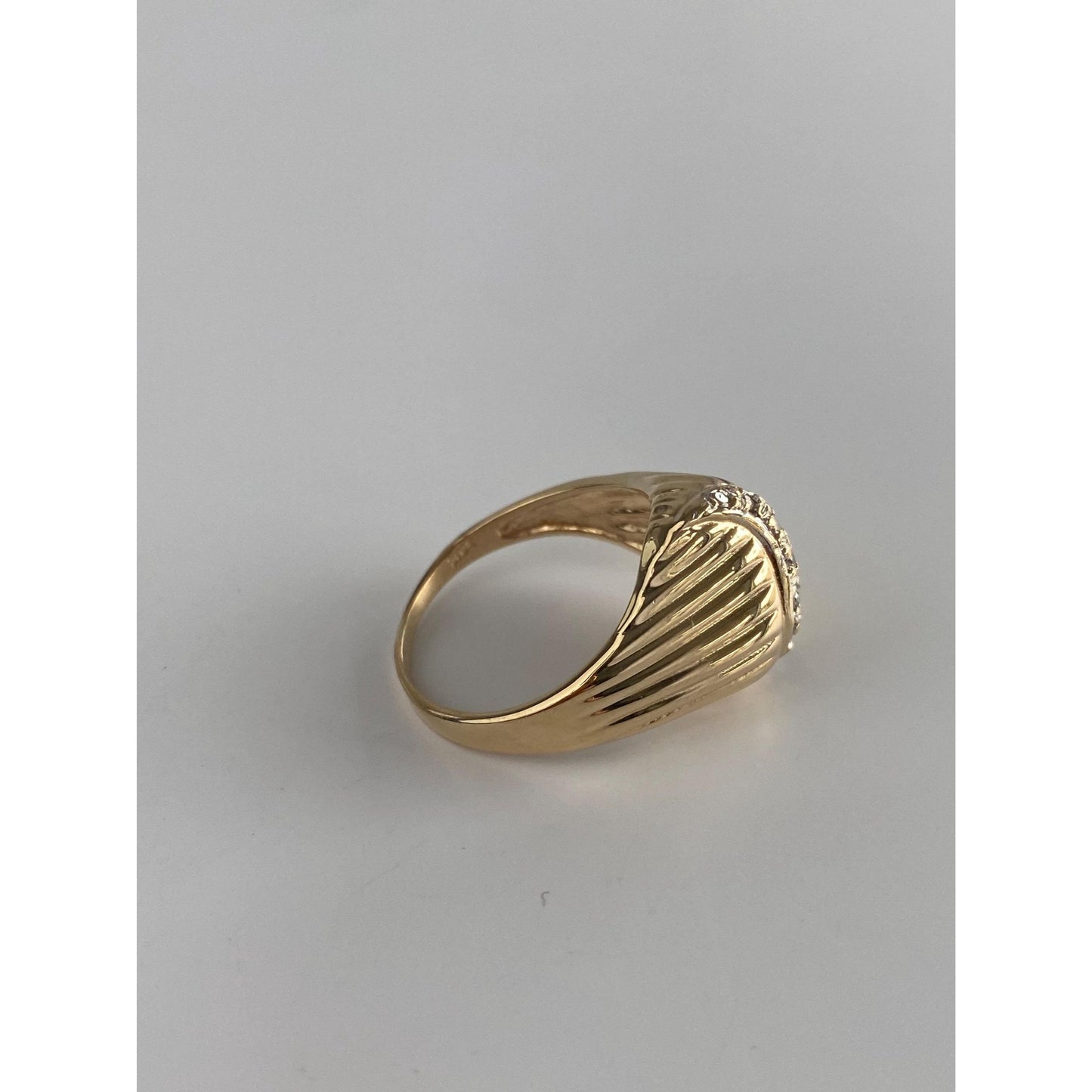 Solid 14k Yellow Gold Diamond Fluted Ring - Size 7.75