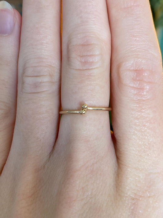 Vintage Solid 14k Yellow Gold Latch Ball Design Ring Band - Size 5.5