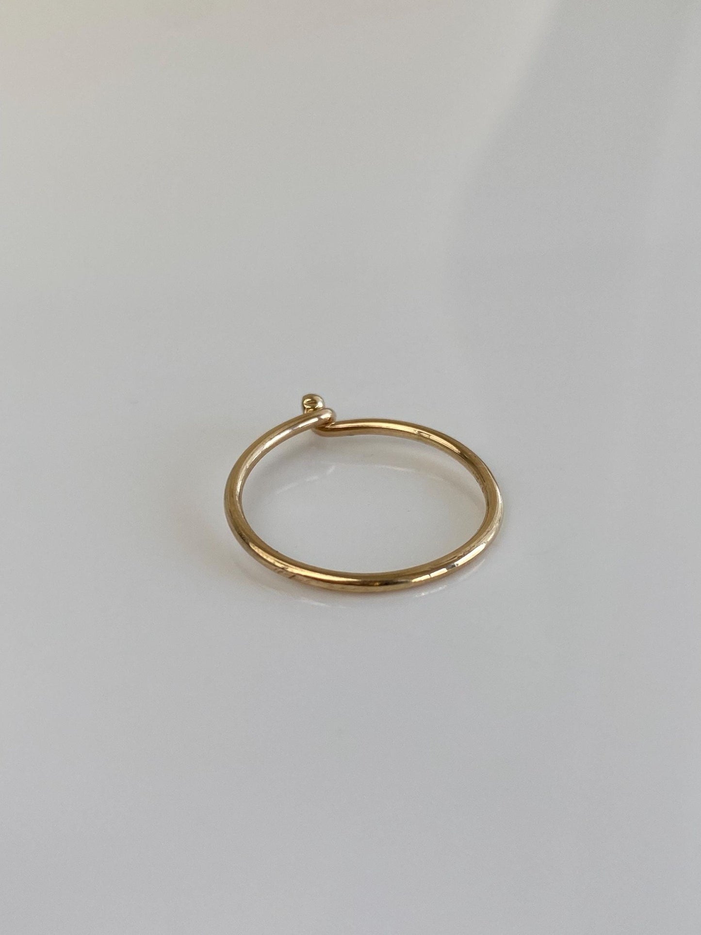 Vintage Solid 14k Yellow Gold Latch Ball Design Ring Band - Size 5.5